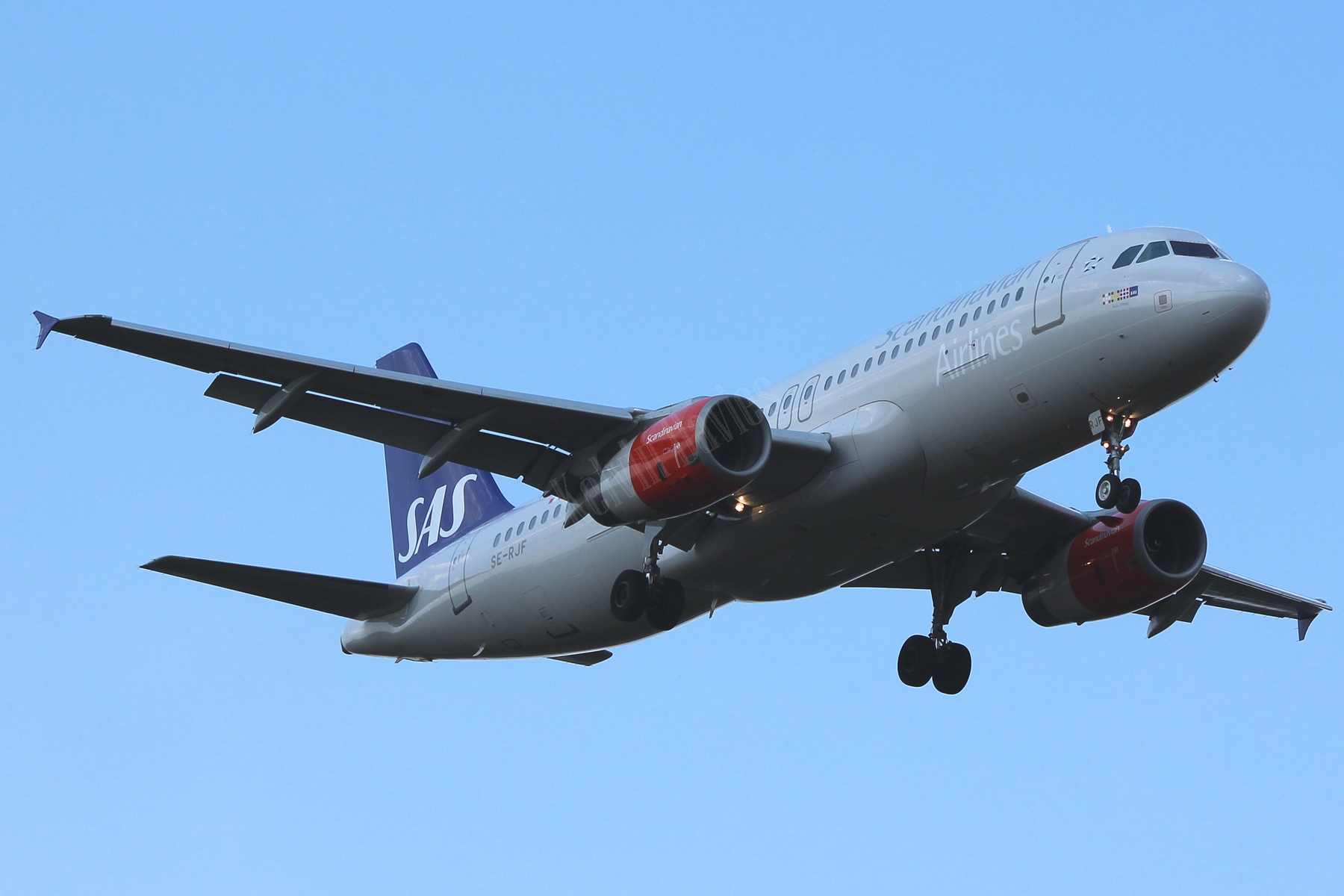 SAS A320 SE-RJF
