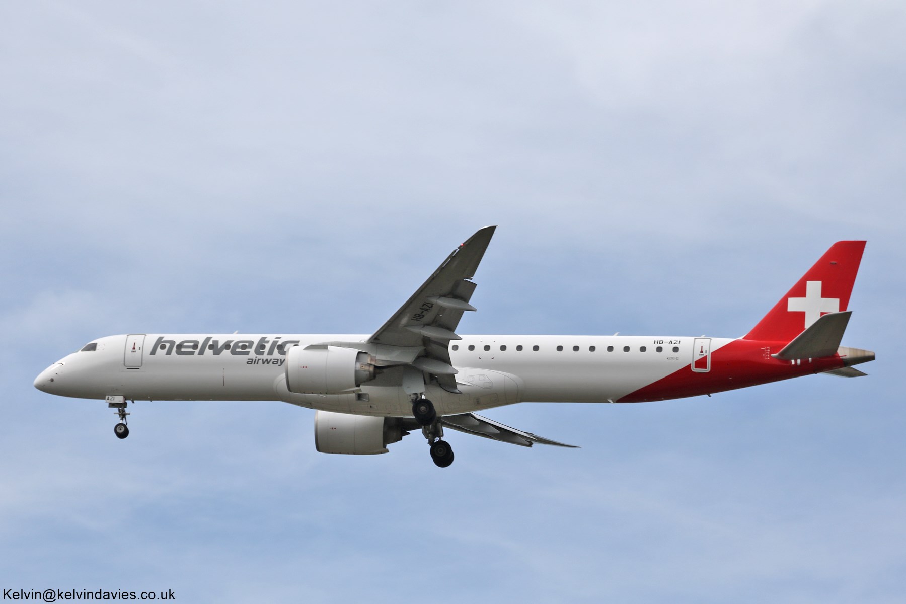 Helvetic Airways Embraer 195 HB-AZI