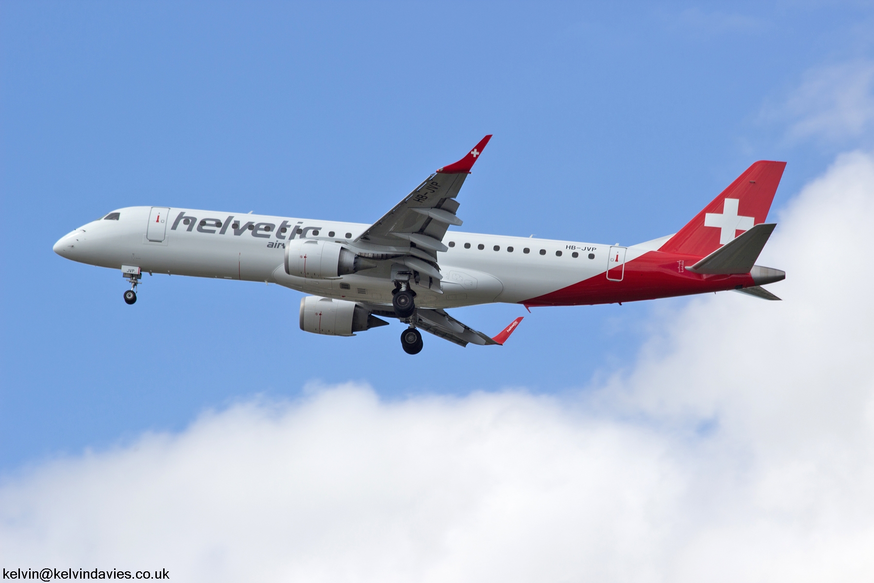 Helvetic Airways Emb-190 HB-JVP