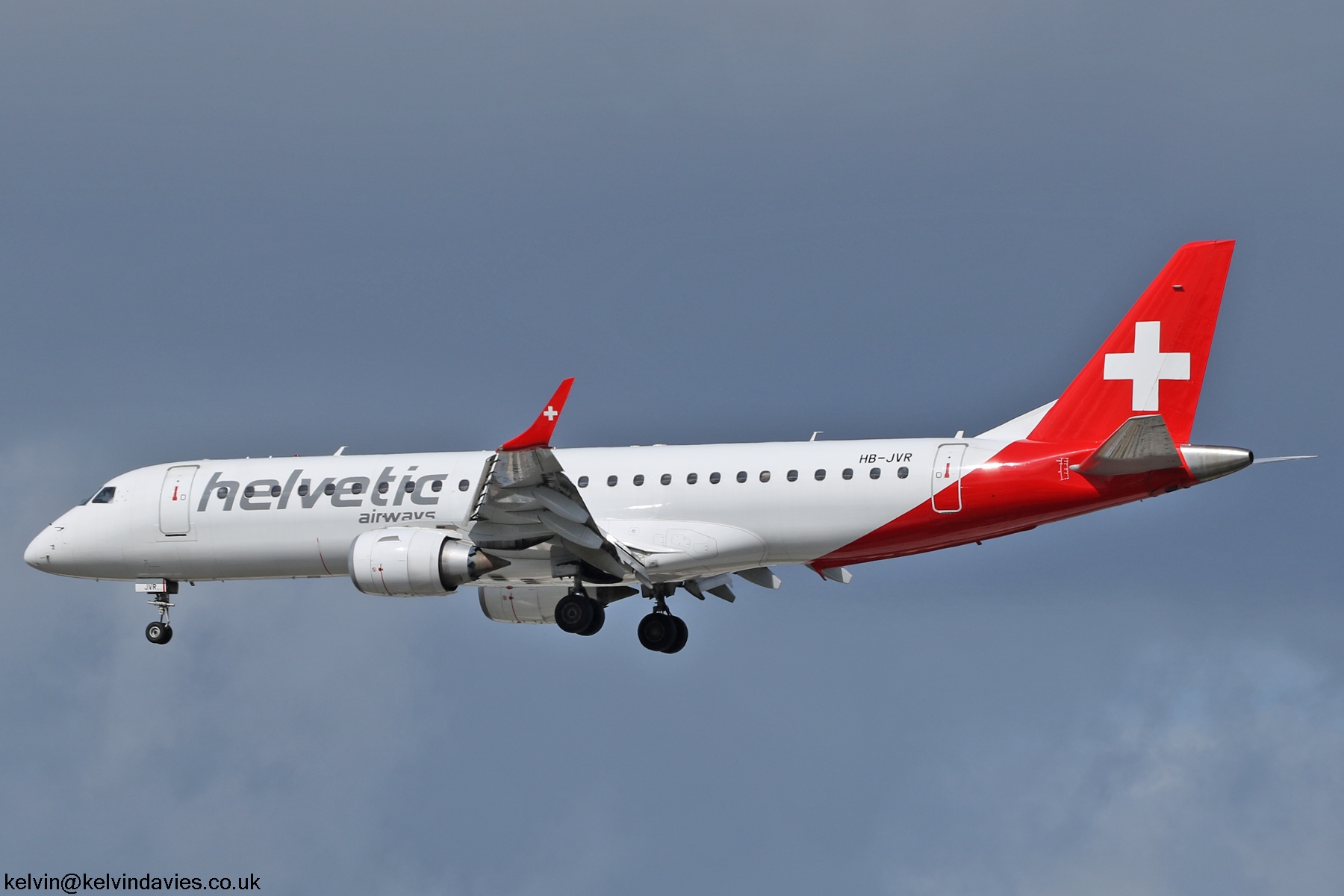 Helvetic Airways Embraer 190 HB-JVR