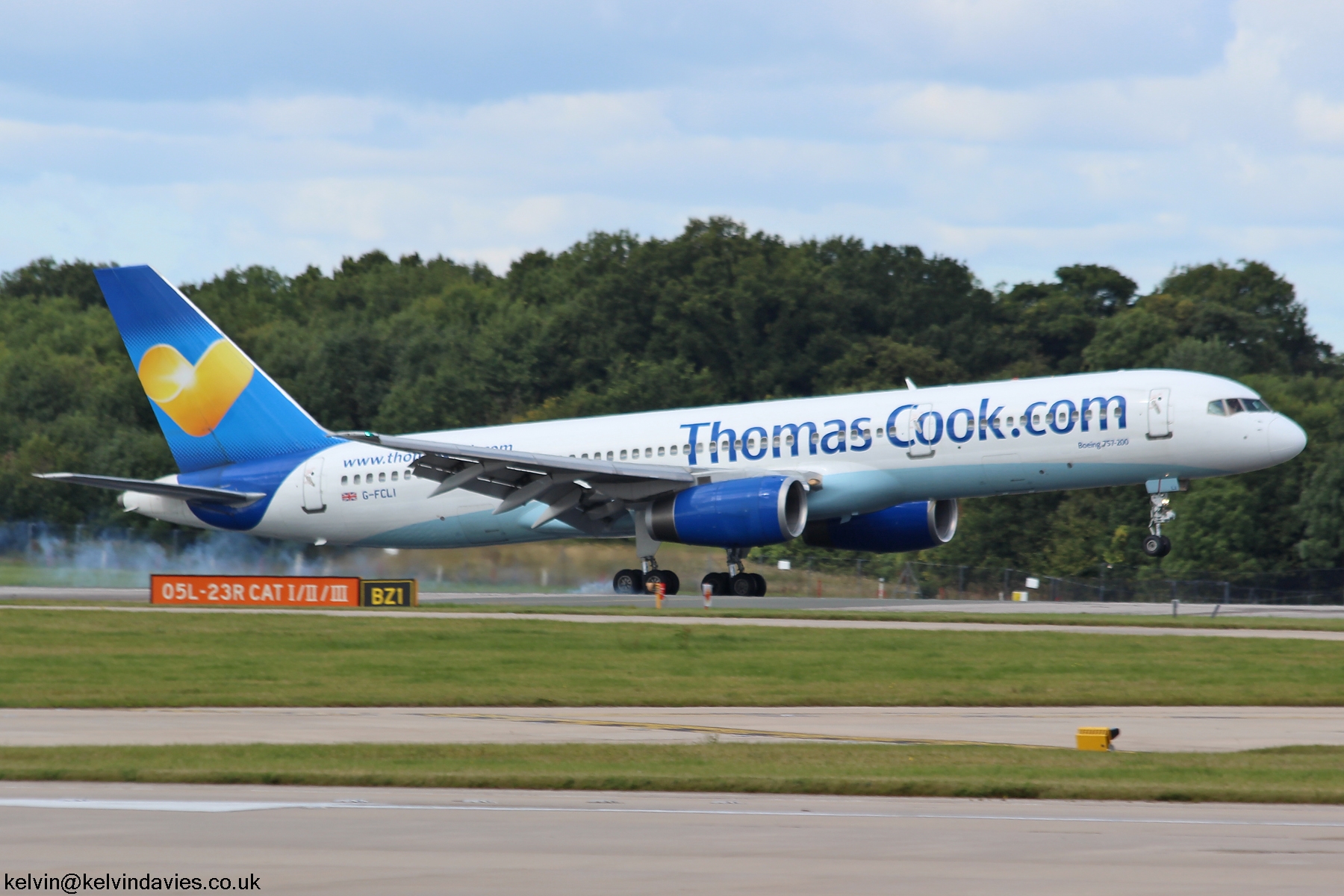 Thomas Cook B757 G-FCLI