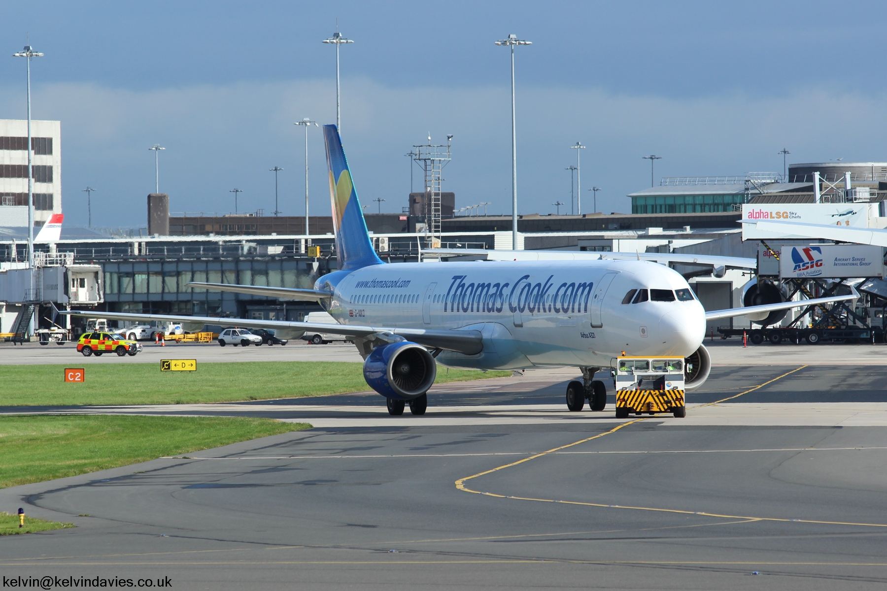 Thomas Cook A321 G-NIKO