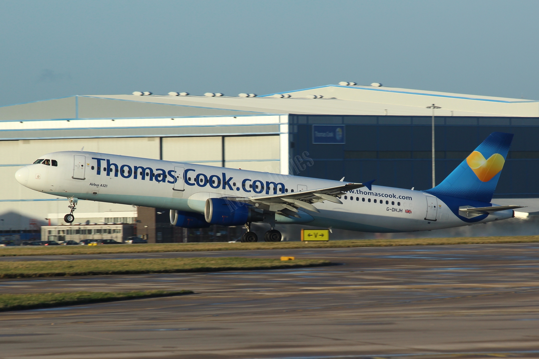 Thomas Cook A321 G-DHJH