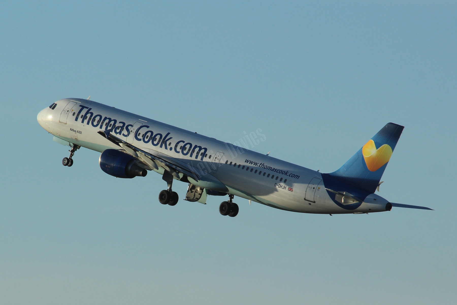 Thomas Cook A321 G-DHJH