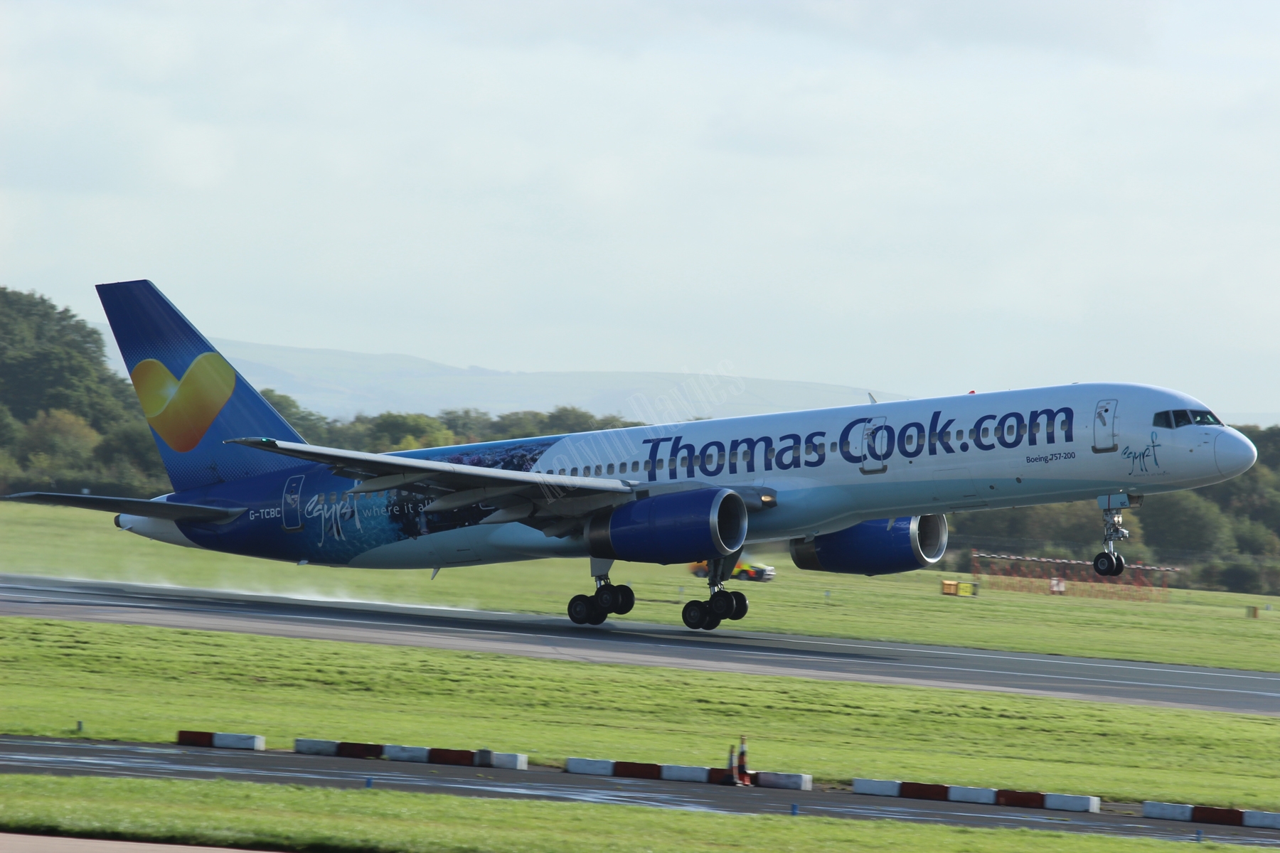 Thomas Cook B757 G-TCBC