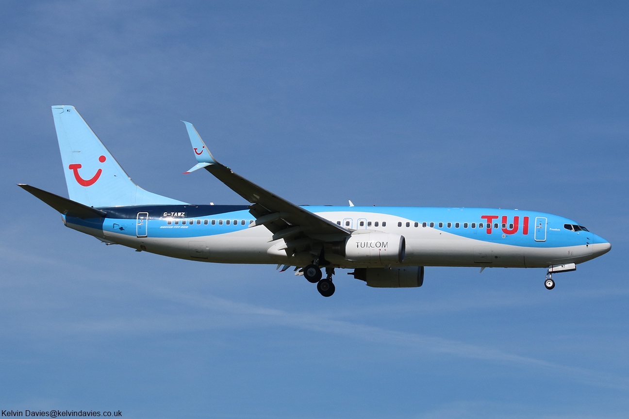 TUI Airways 737NG G-TAWZ