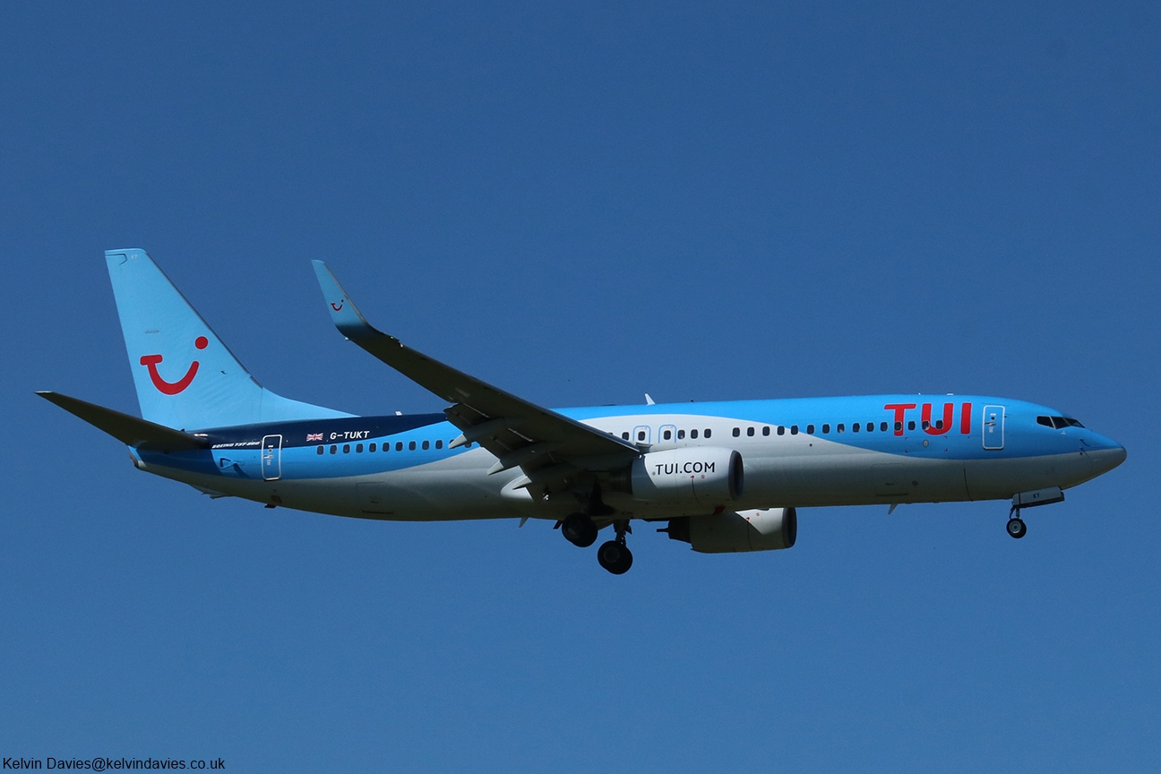TUI Airways 737NG G-TUKT