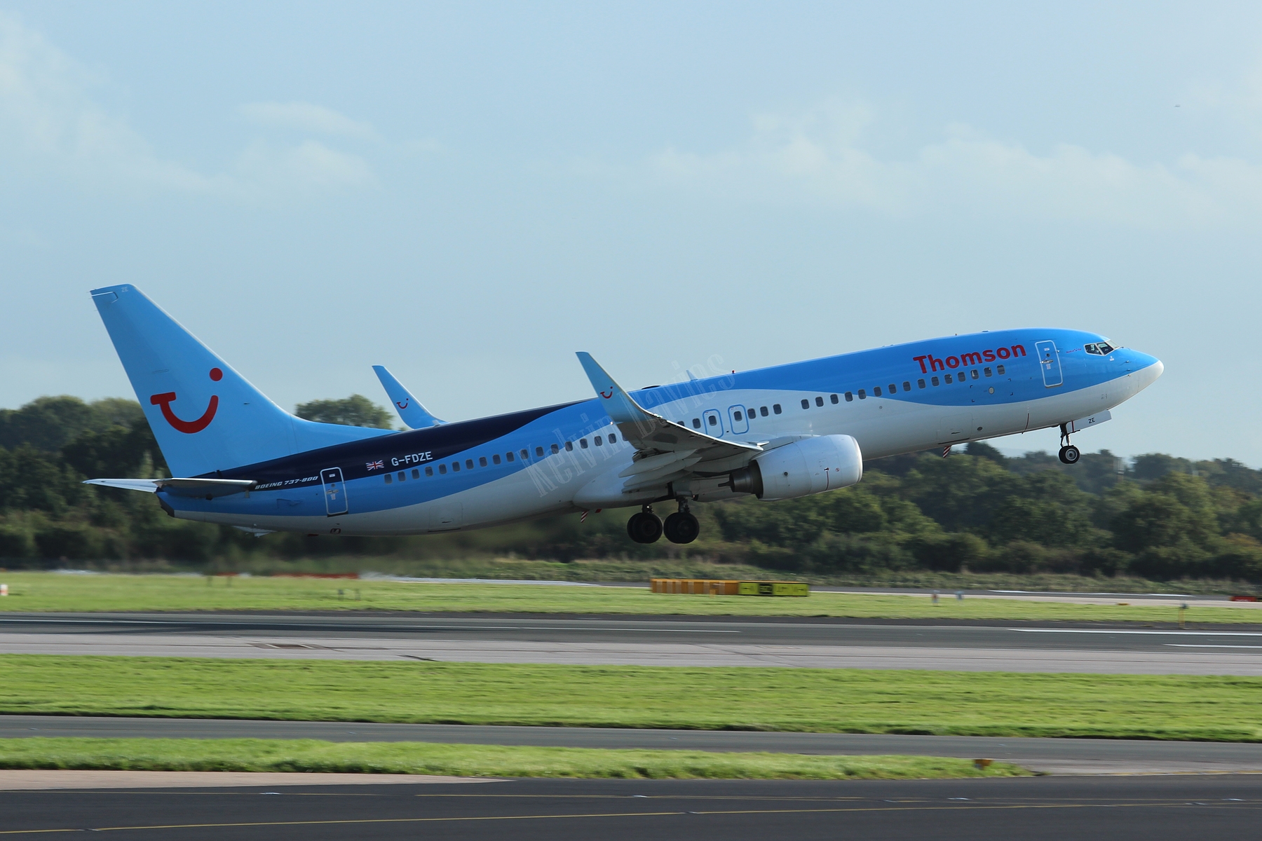 Thomson Airways 737 G-FDZE