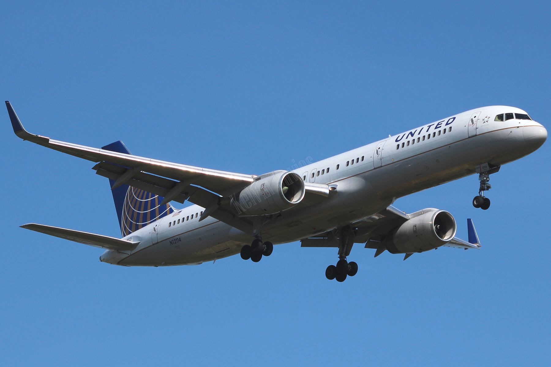 United Airlines 757 N12114