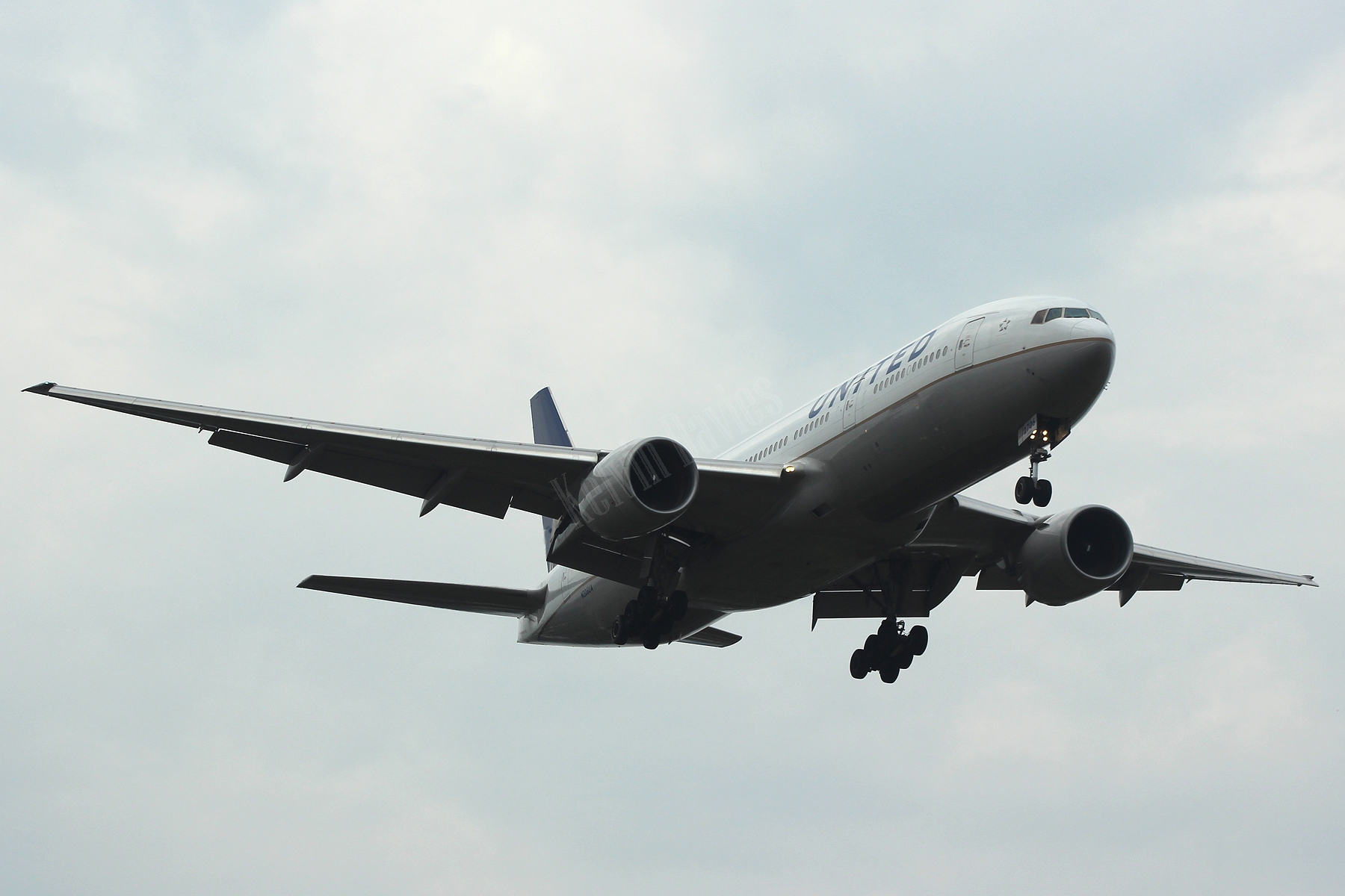 United Airlines 777 N206UA
