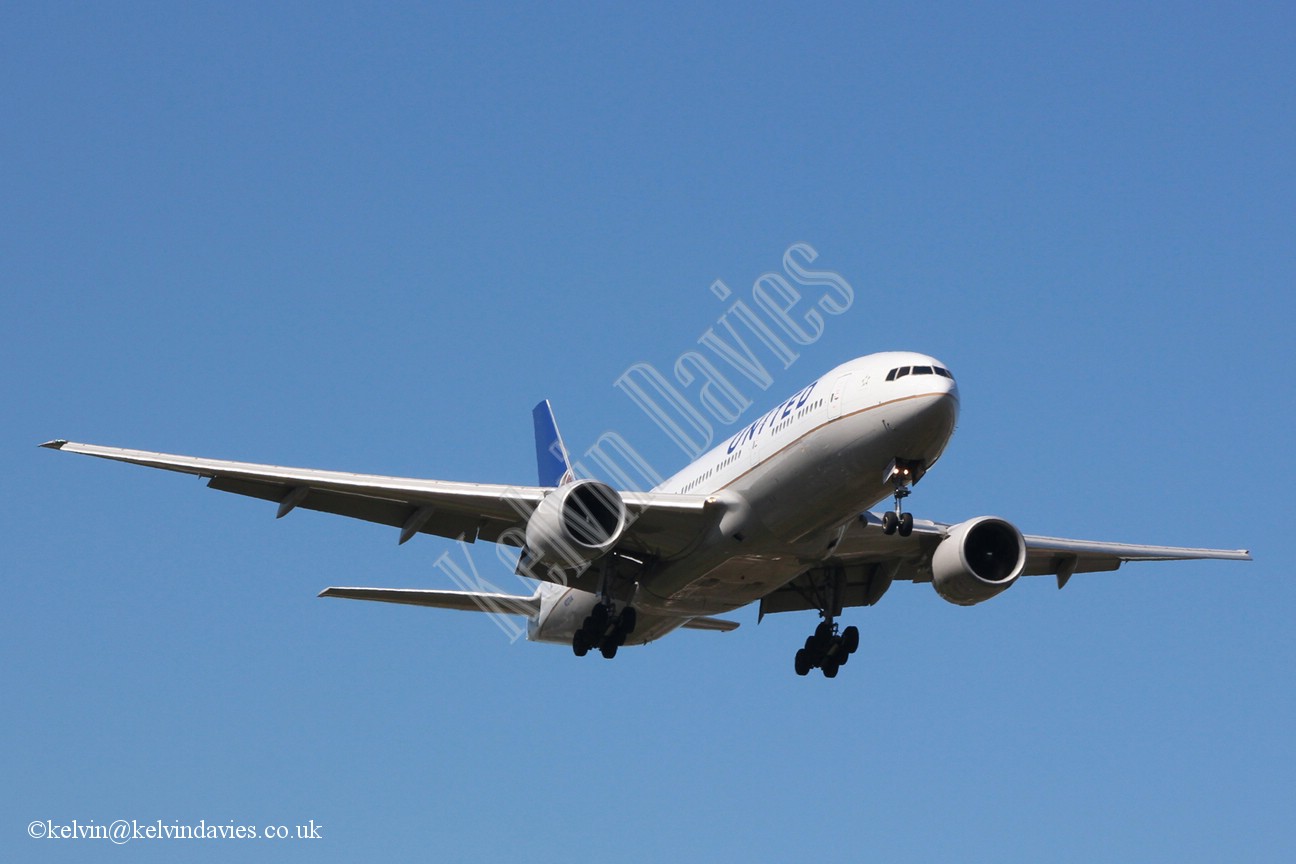 United Airlines 777 N227UA