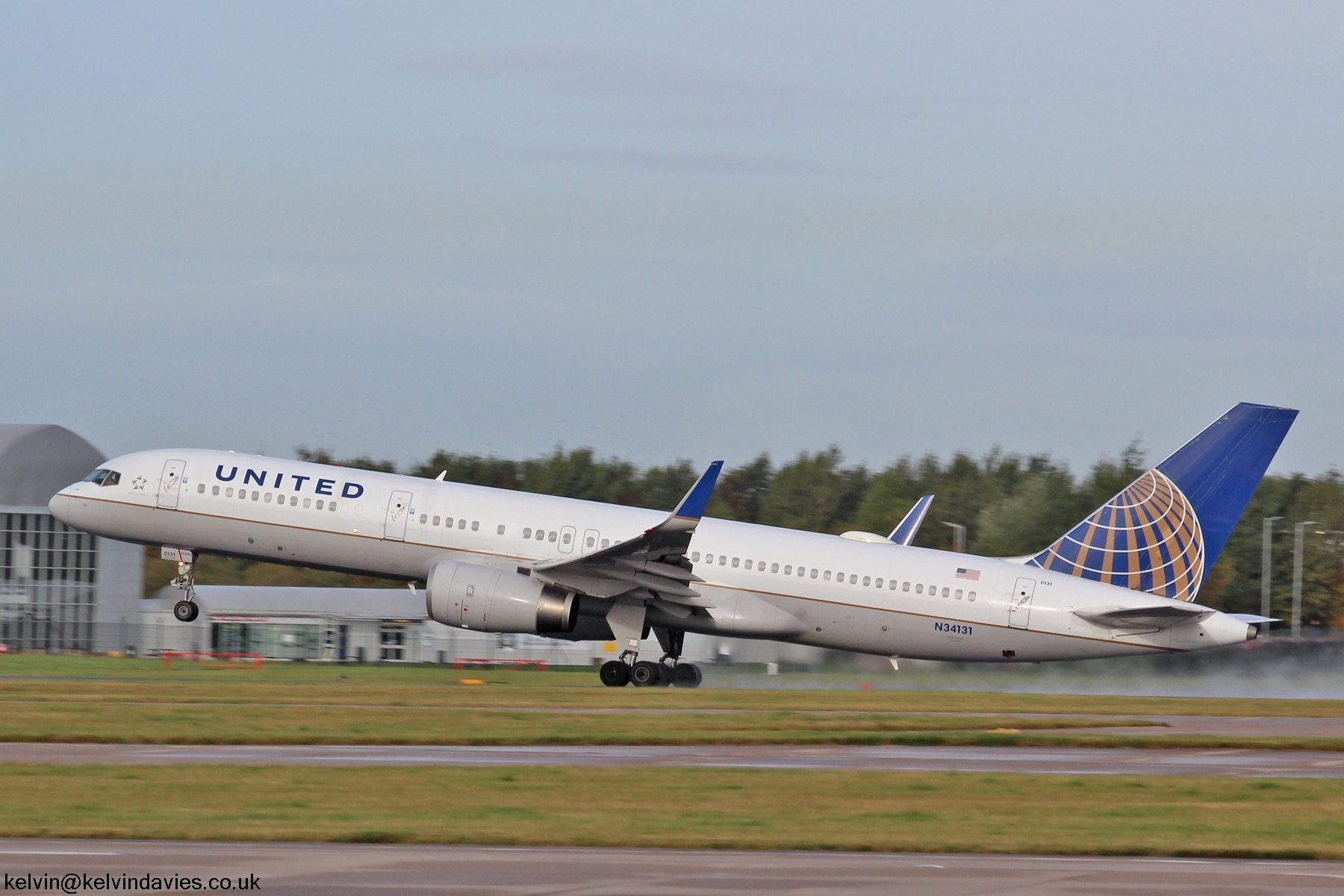 United Airlines 757 N34131
