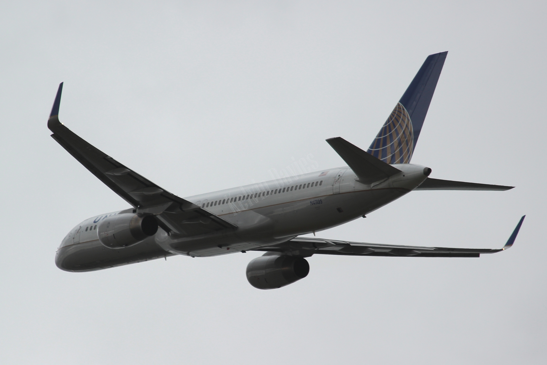United Airlines 757 N41135