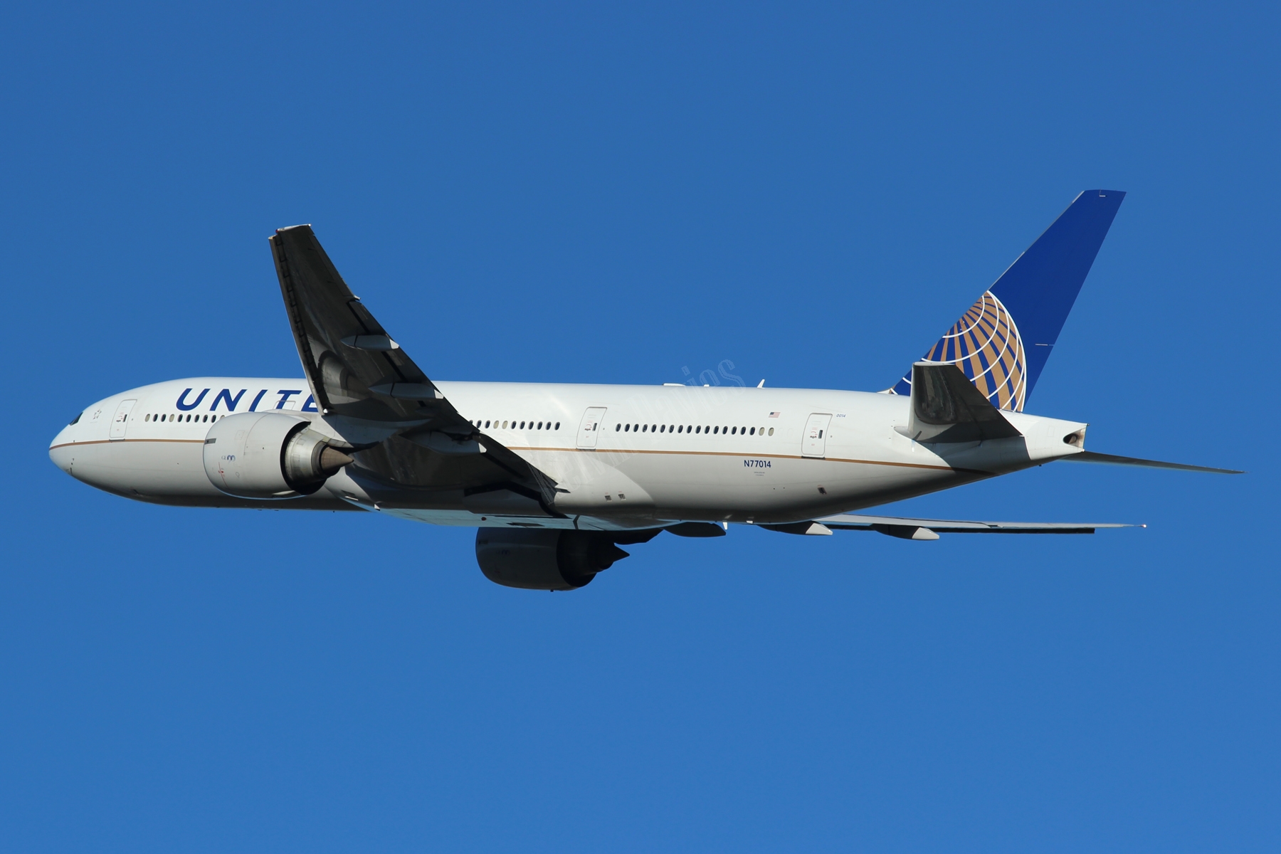 United Airlines 777 N77014