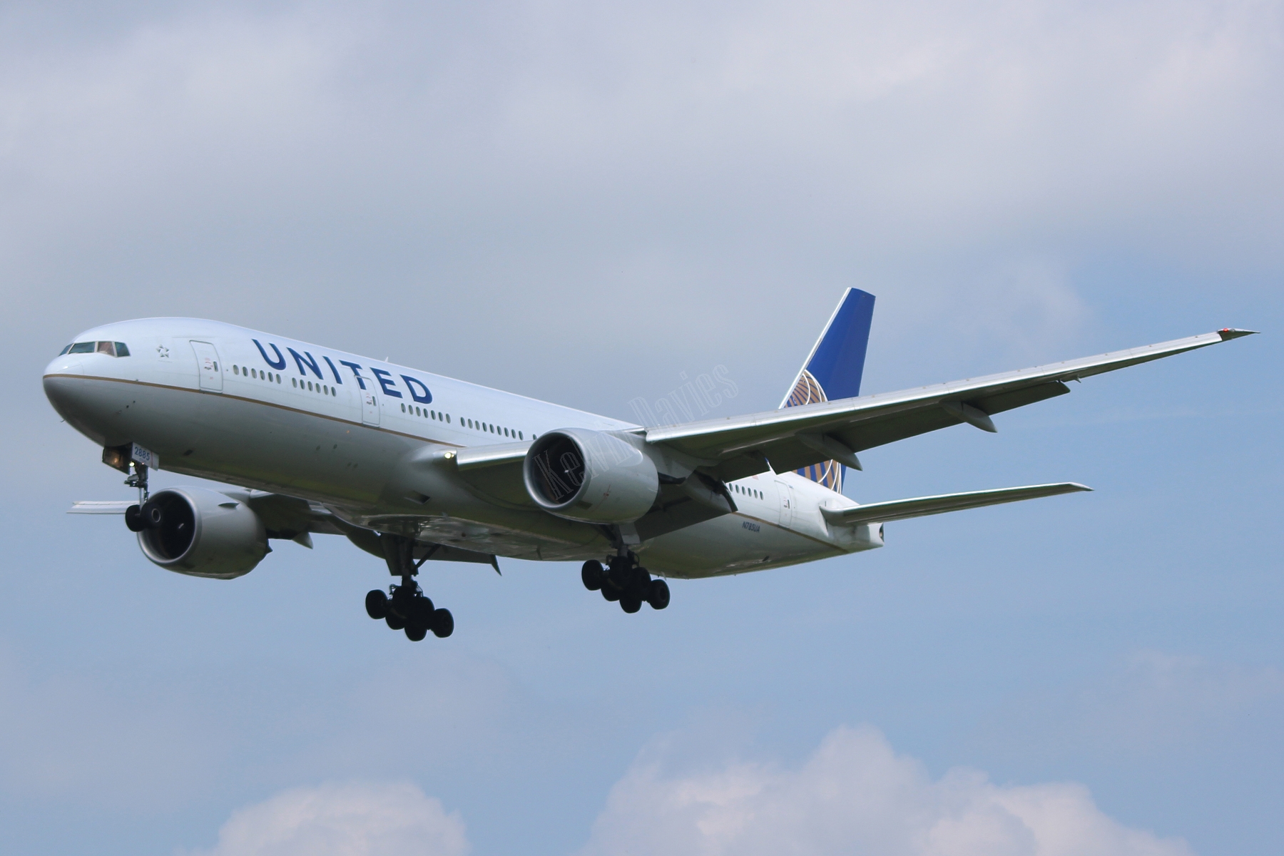 United Airlines 777 N785UA
