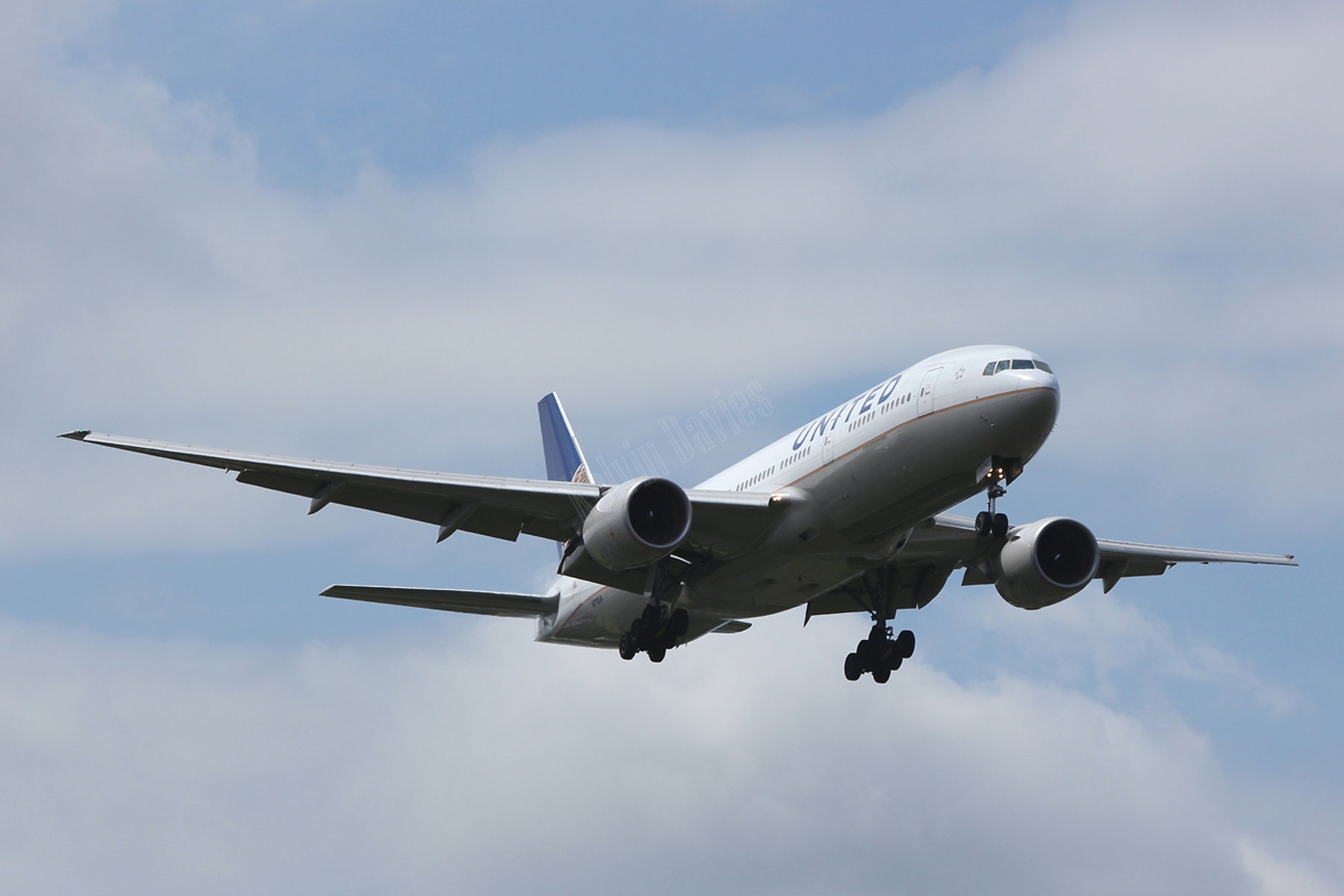 United Airlines 777 N792UA