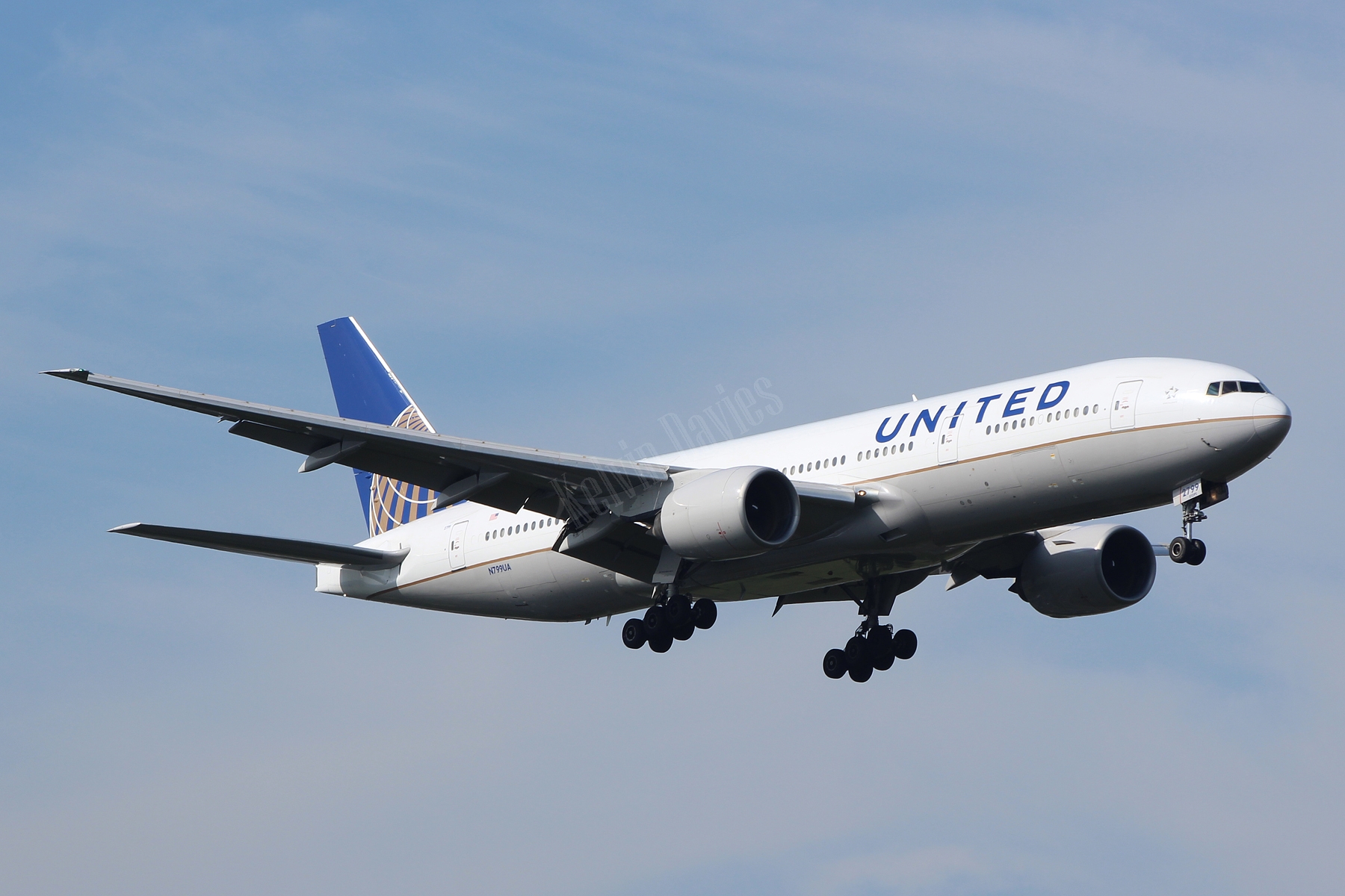 United Airlines 777 N799UA