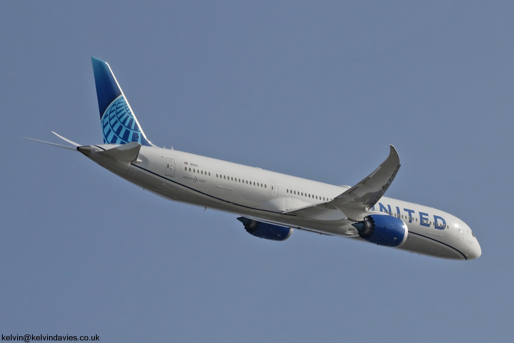 United Airlines 787 N13013