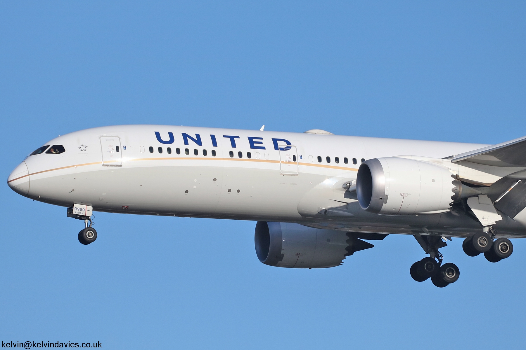 United Airlines 787 N15969