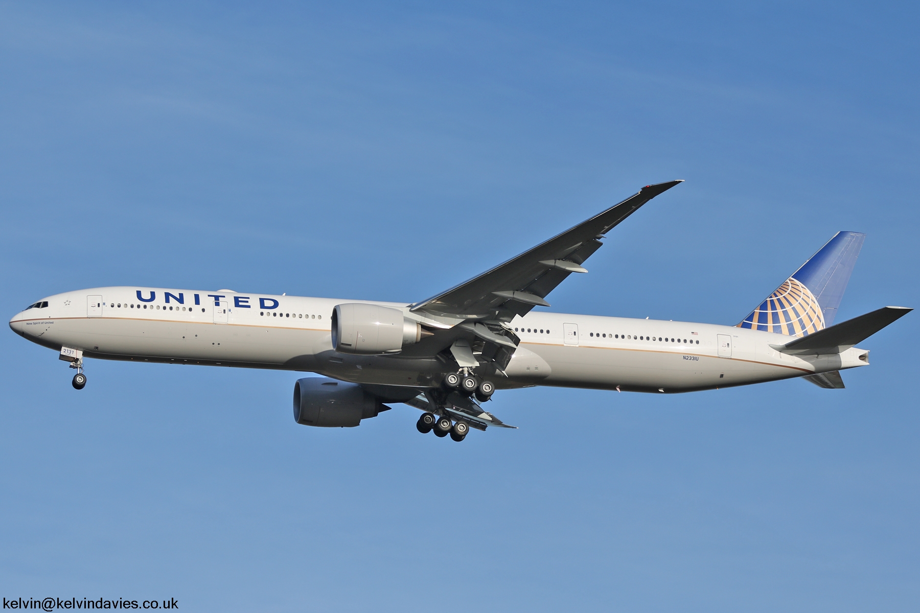United Airlines 777 N2331U