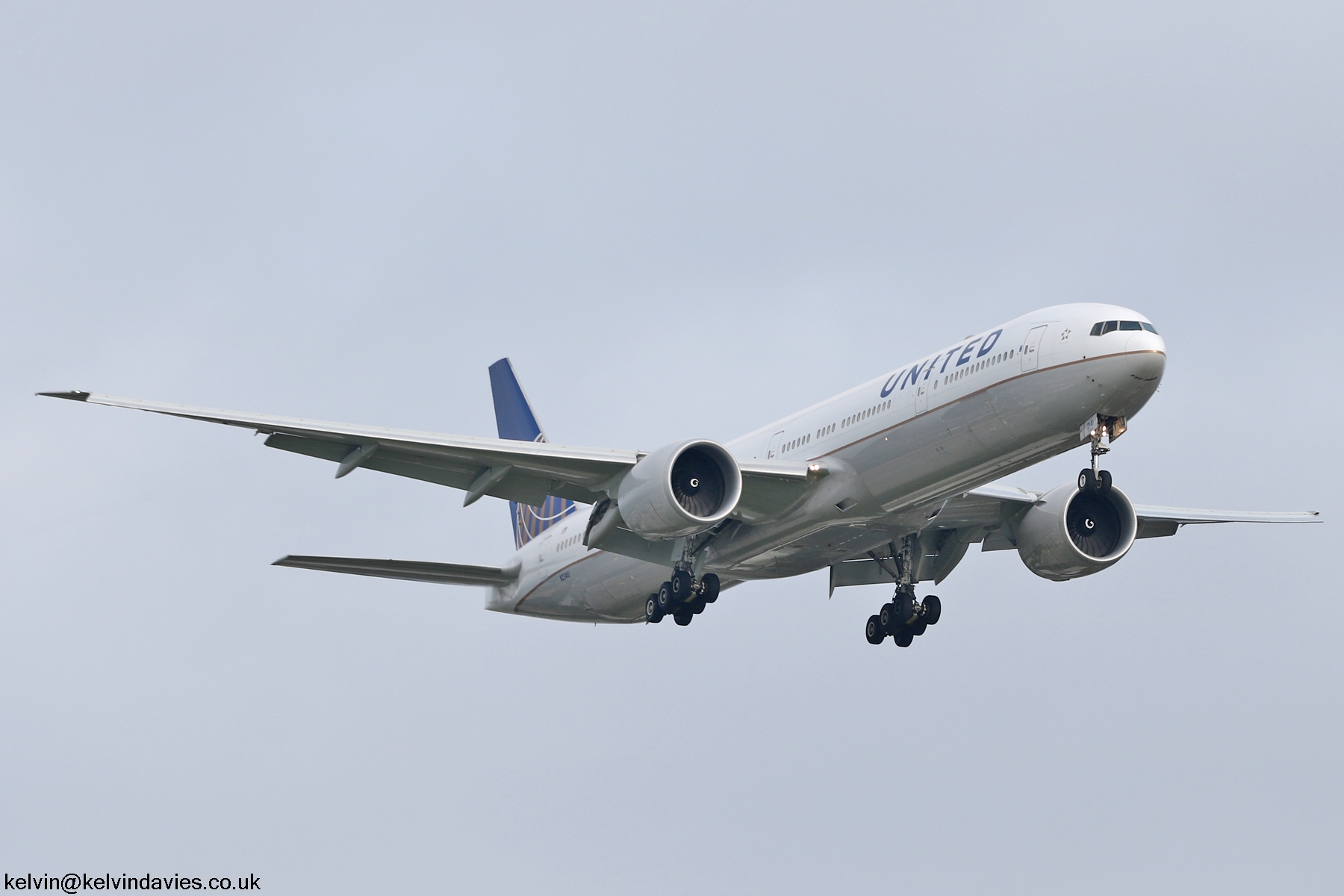 United Airlines 777 N2341U