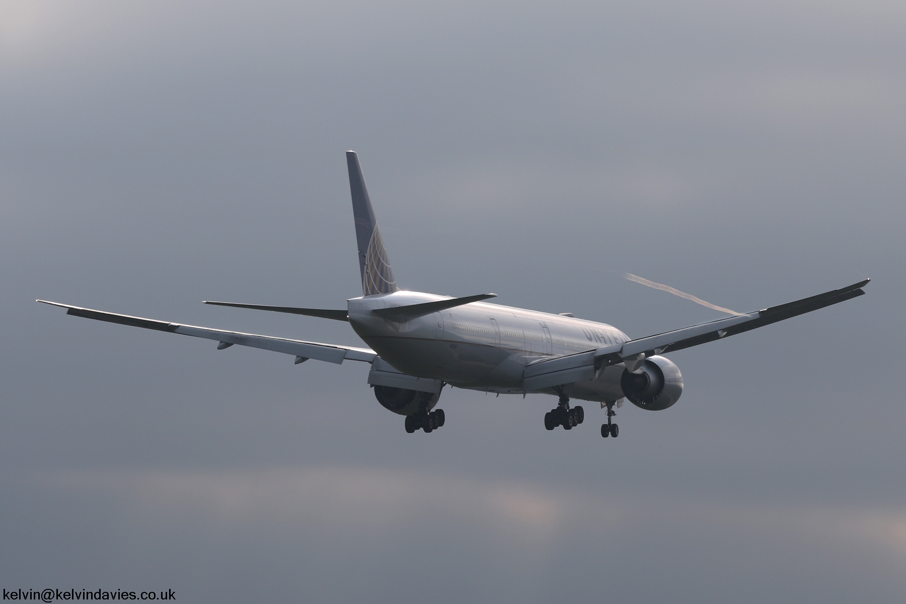 United Airlines 777 N2341U