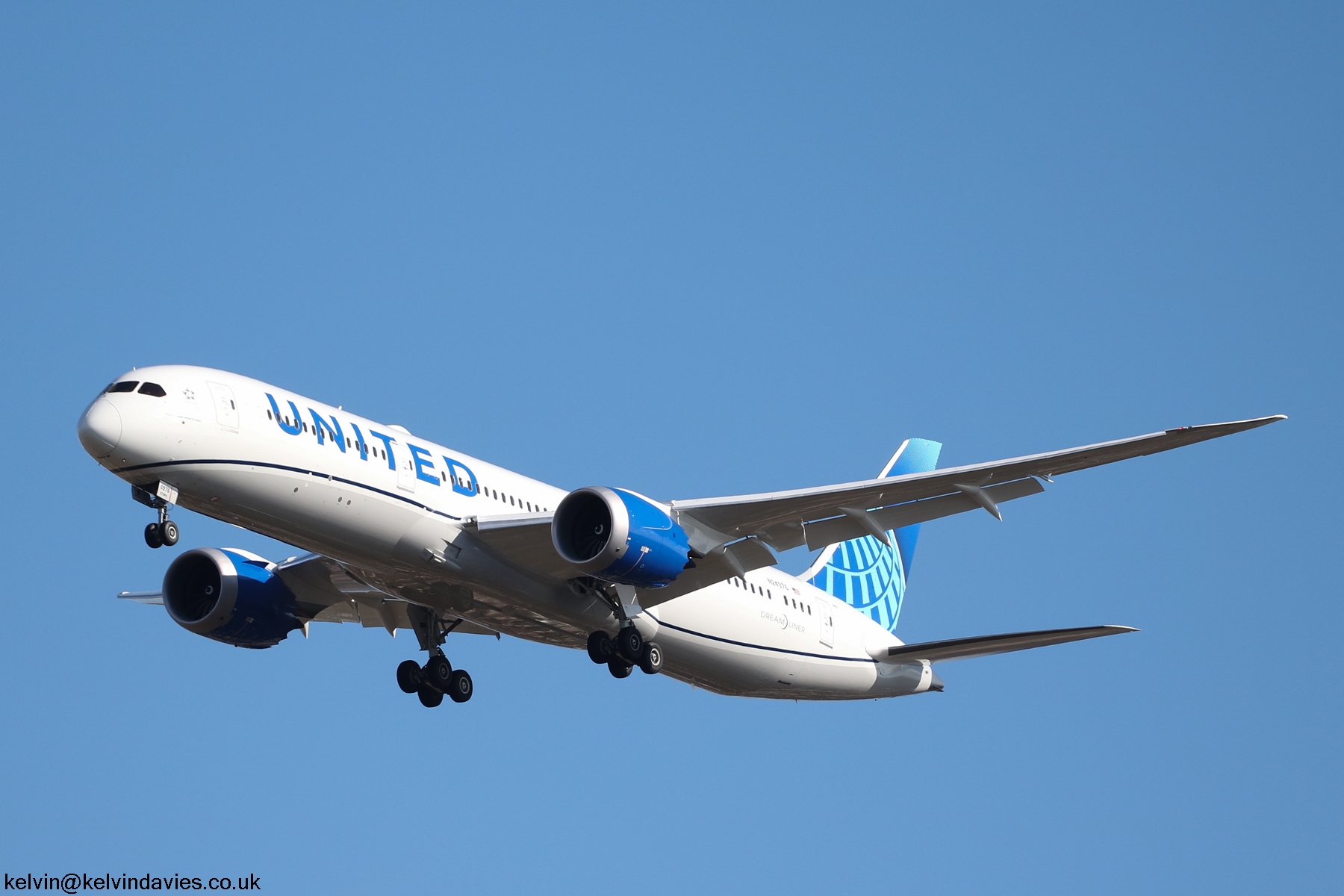 United Airlines 787 N24976
