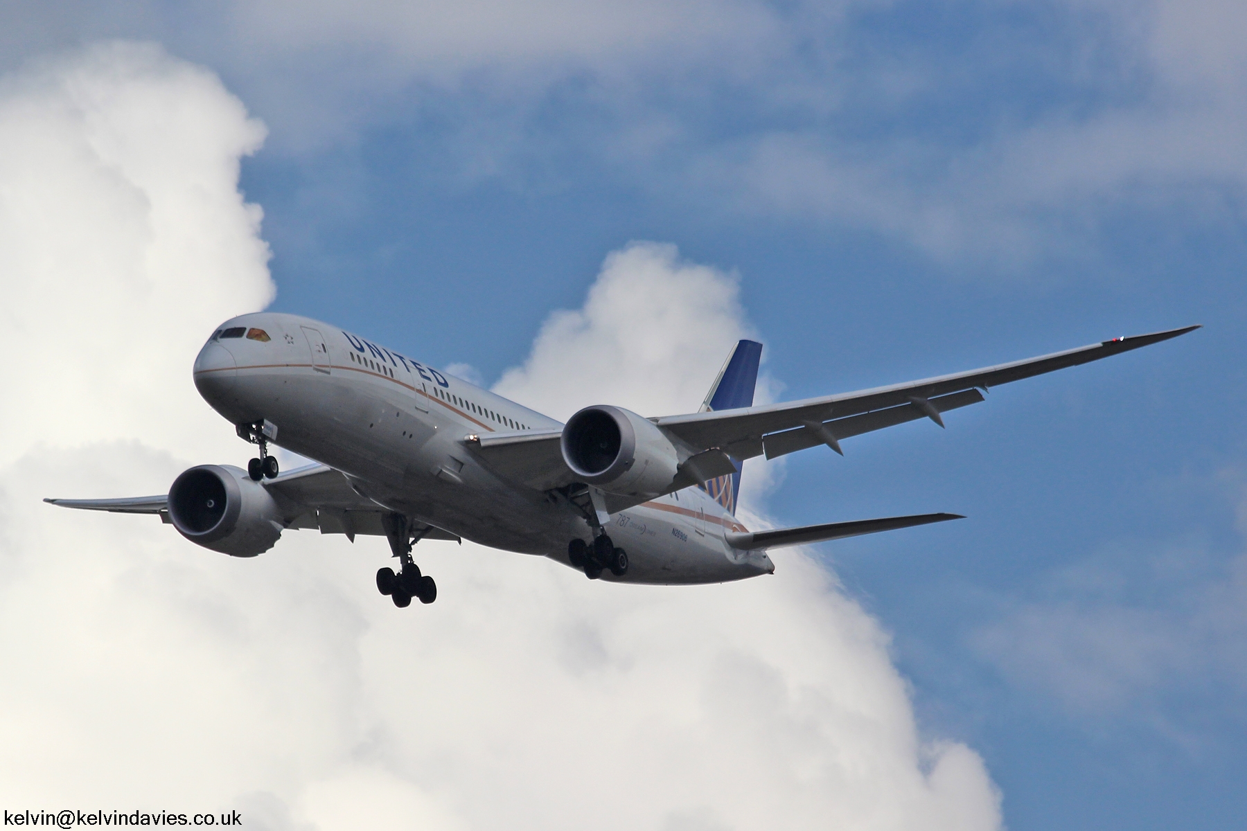 United Airlines 787 N26906