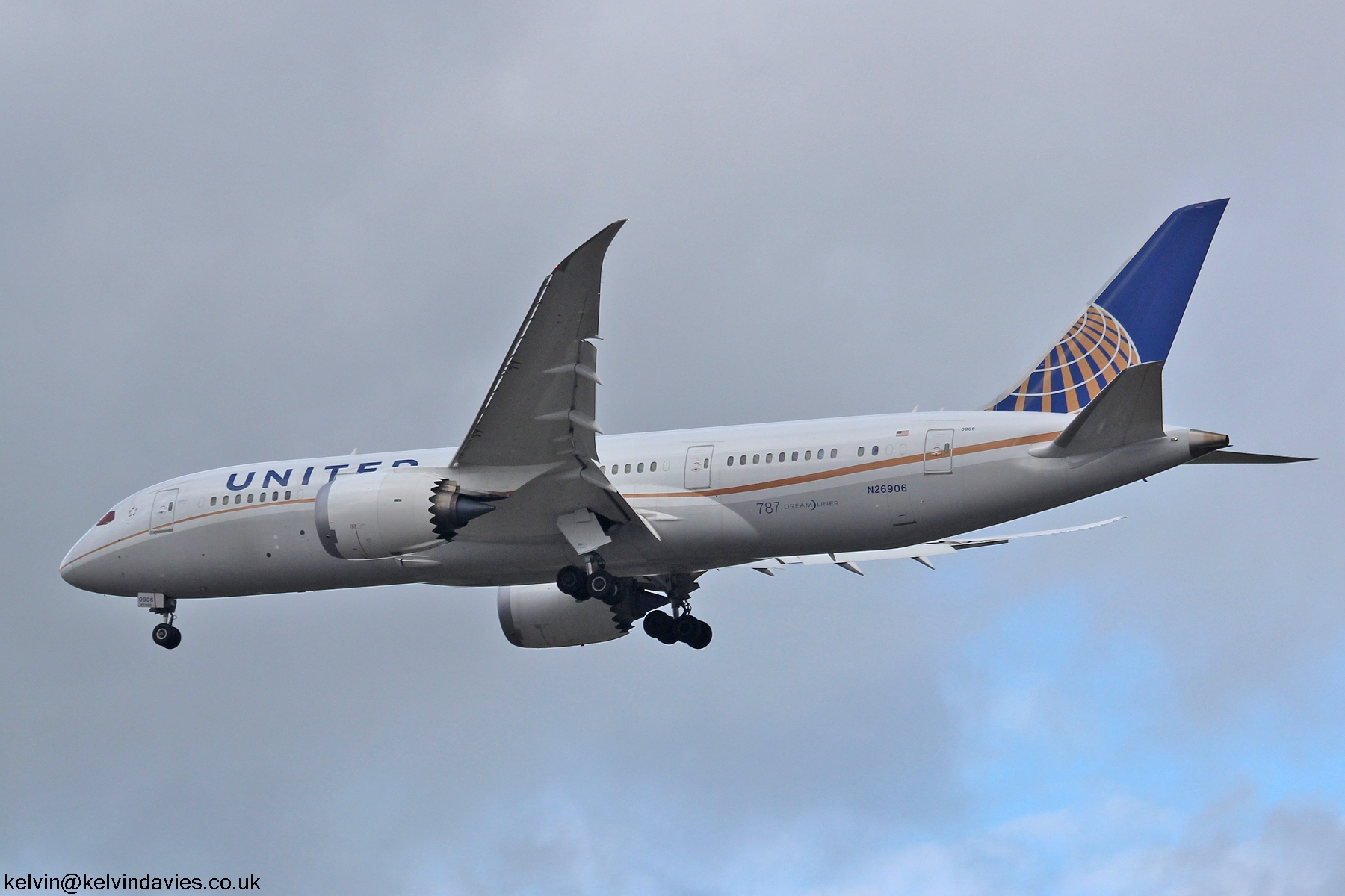 United Airlines 787 N26906