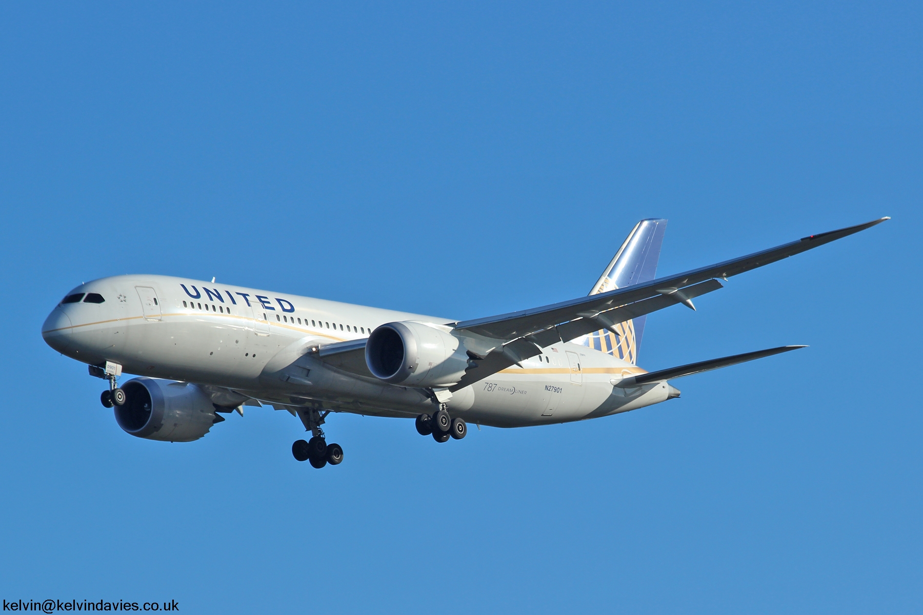 United Airlines 787 N27901