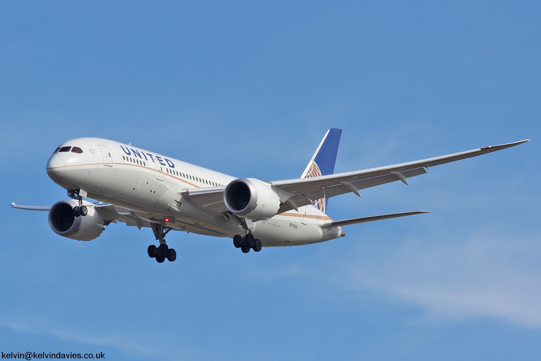 United Airlines 787 N27908