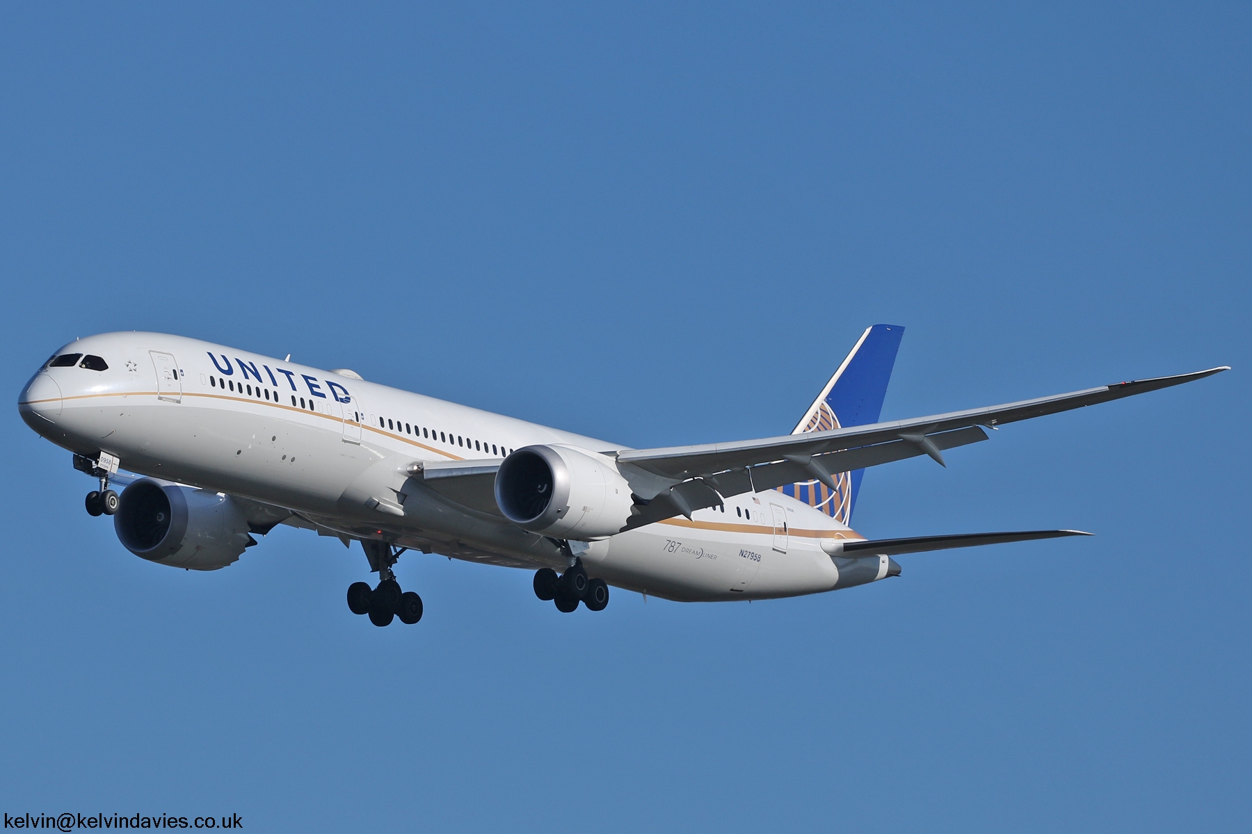 United Airlines 787 N27958