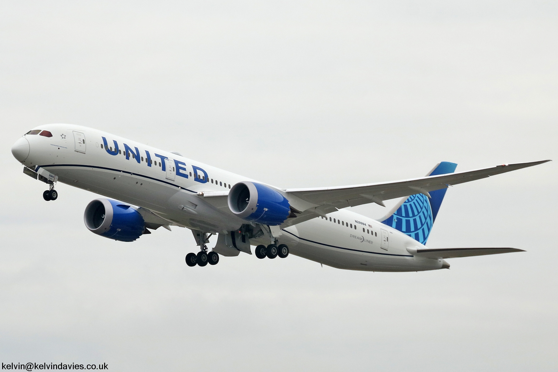 United Airlines 787 N29984