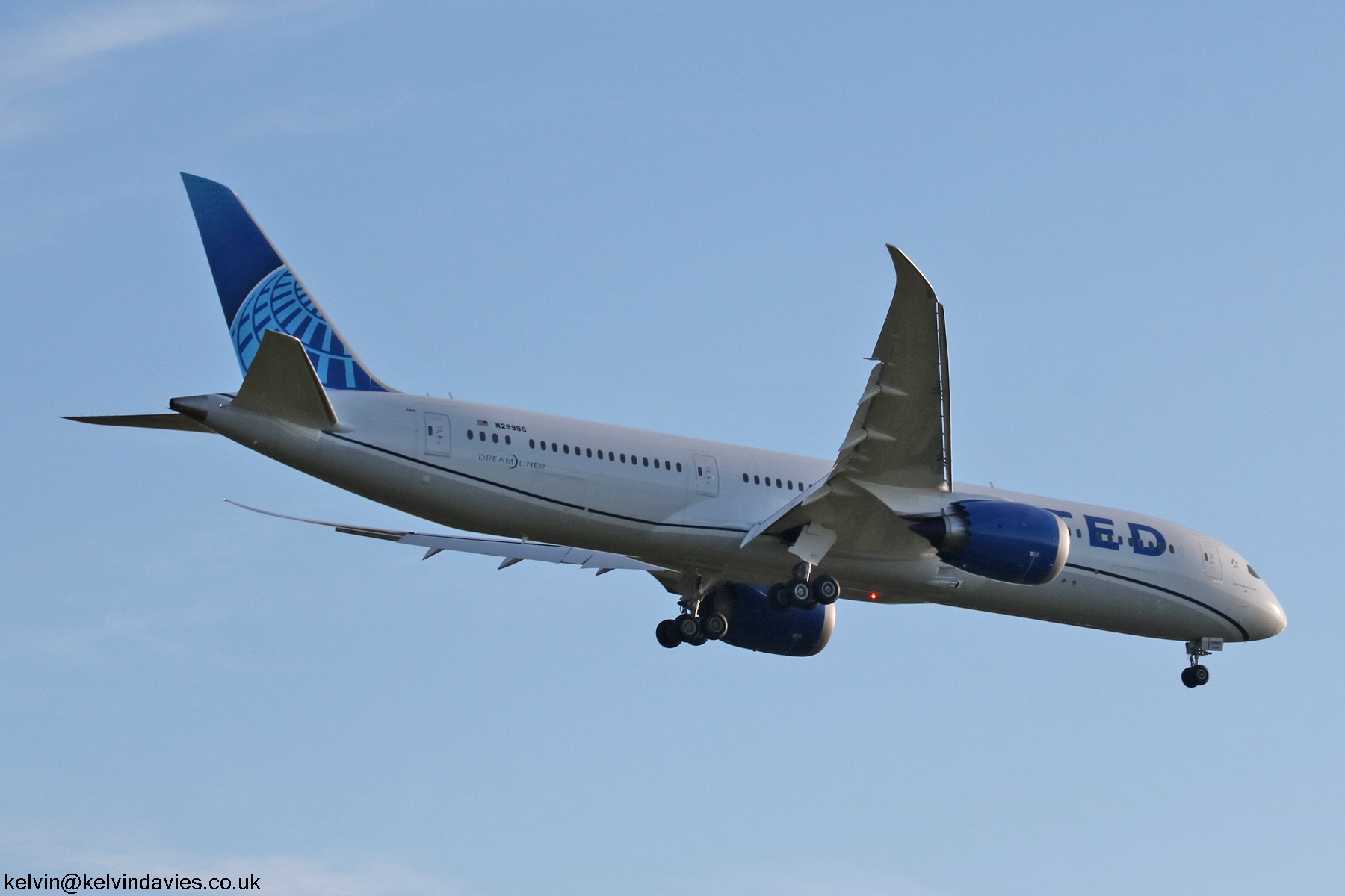 United Airlines 787 N29985