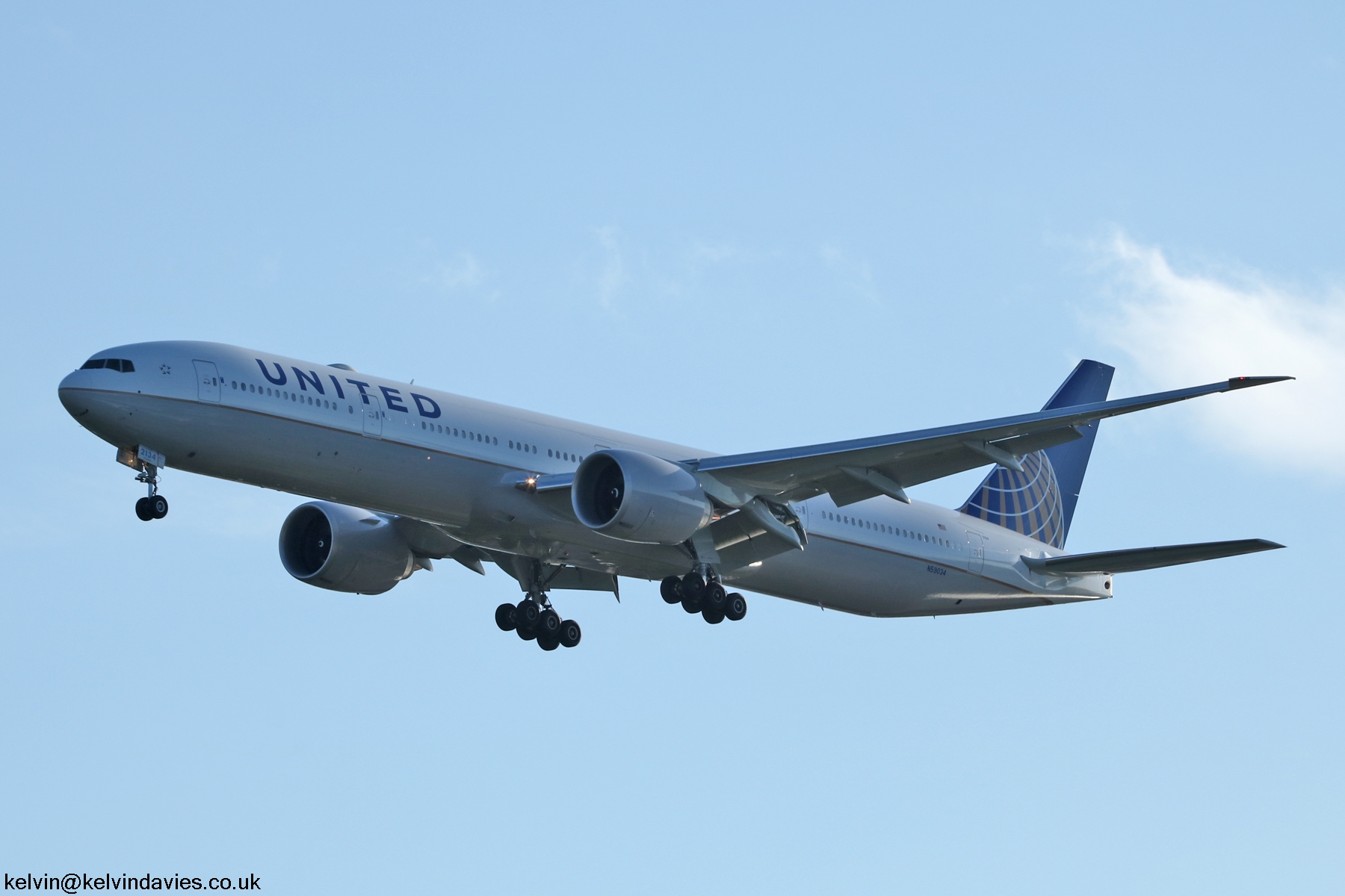United Airlines 777 N59034