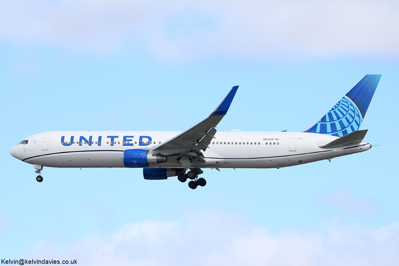 United Airlines 767 N652UA