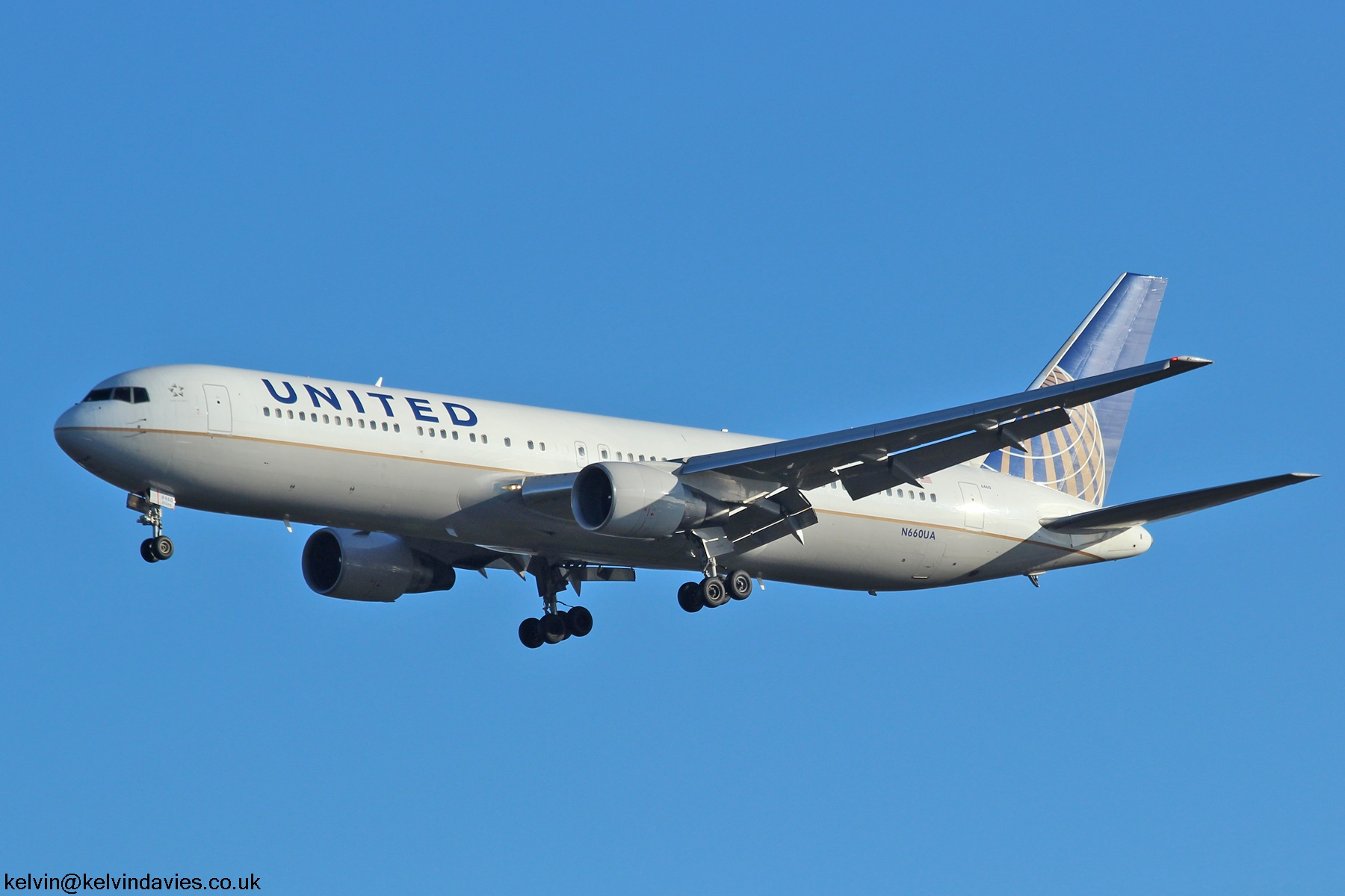 United Airlines 767 N660UA