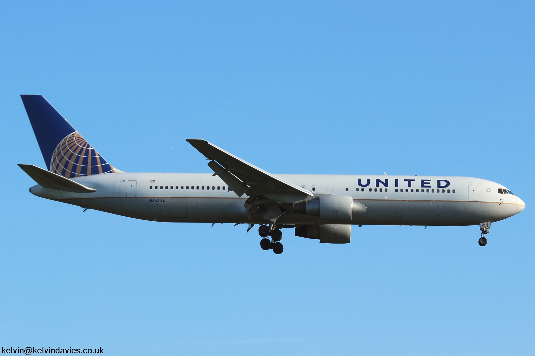 United Airlines 767 N663UA
