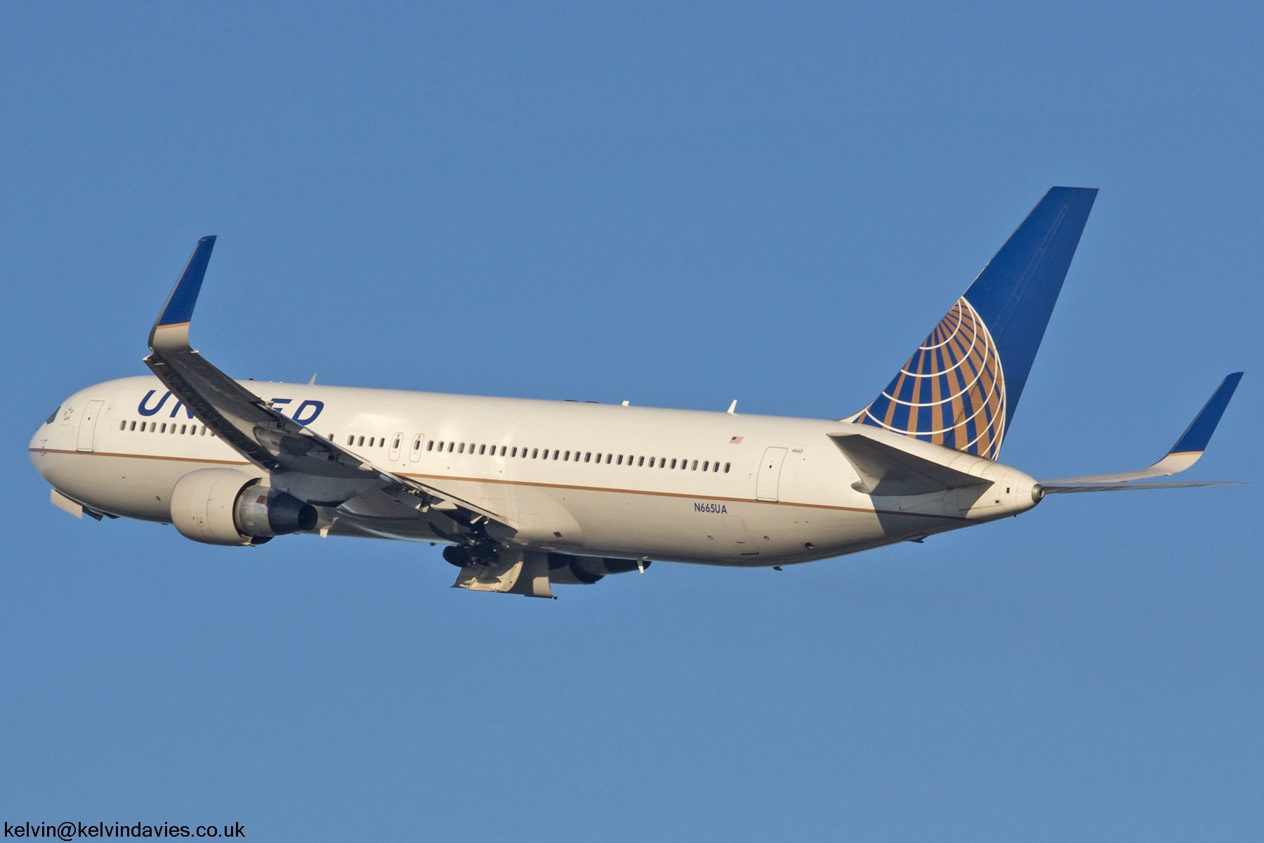 United Airlines 767 N665UA
