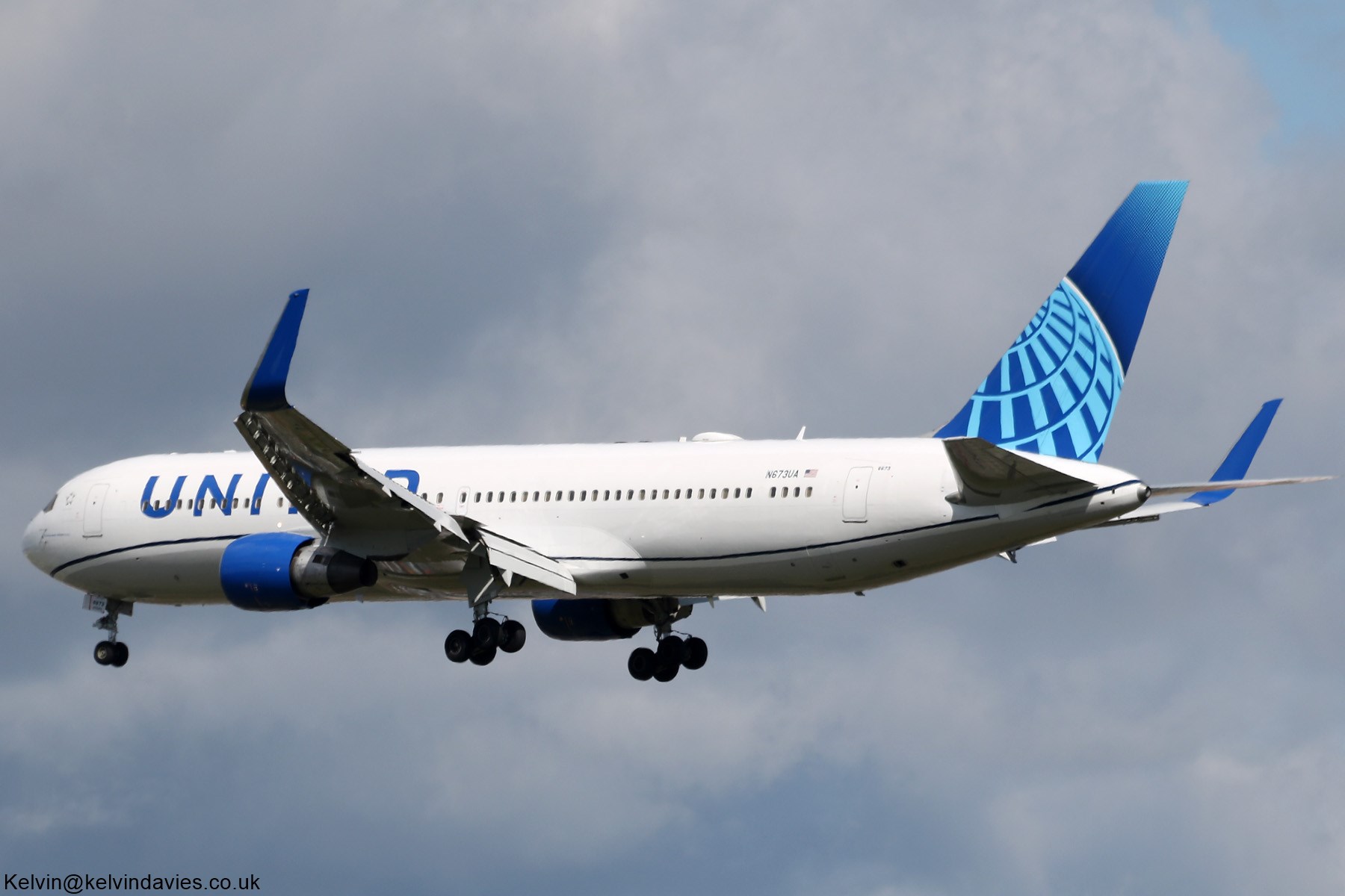 United Airlines 767 N673UA