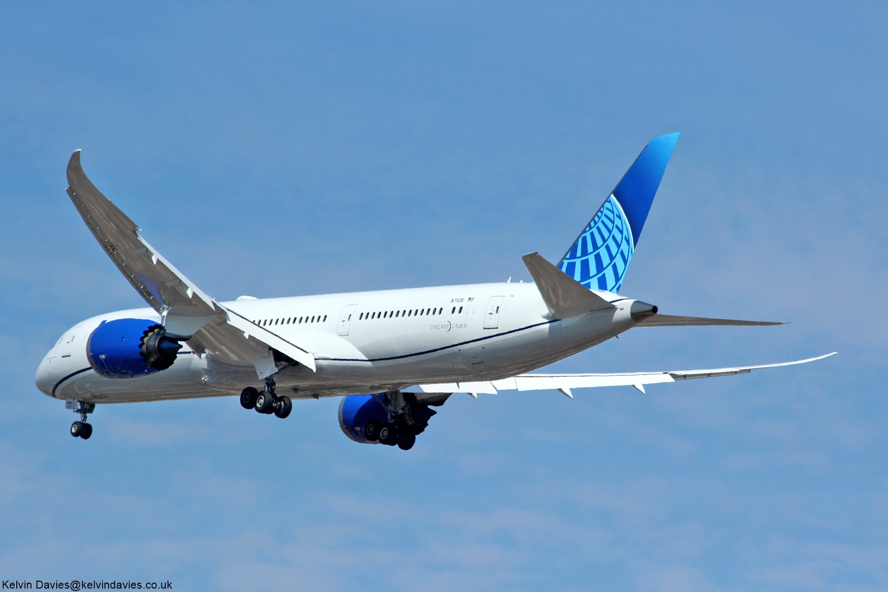 United Airlines 787 N71108