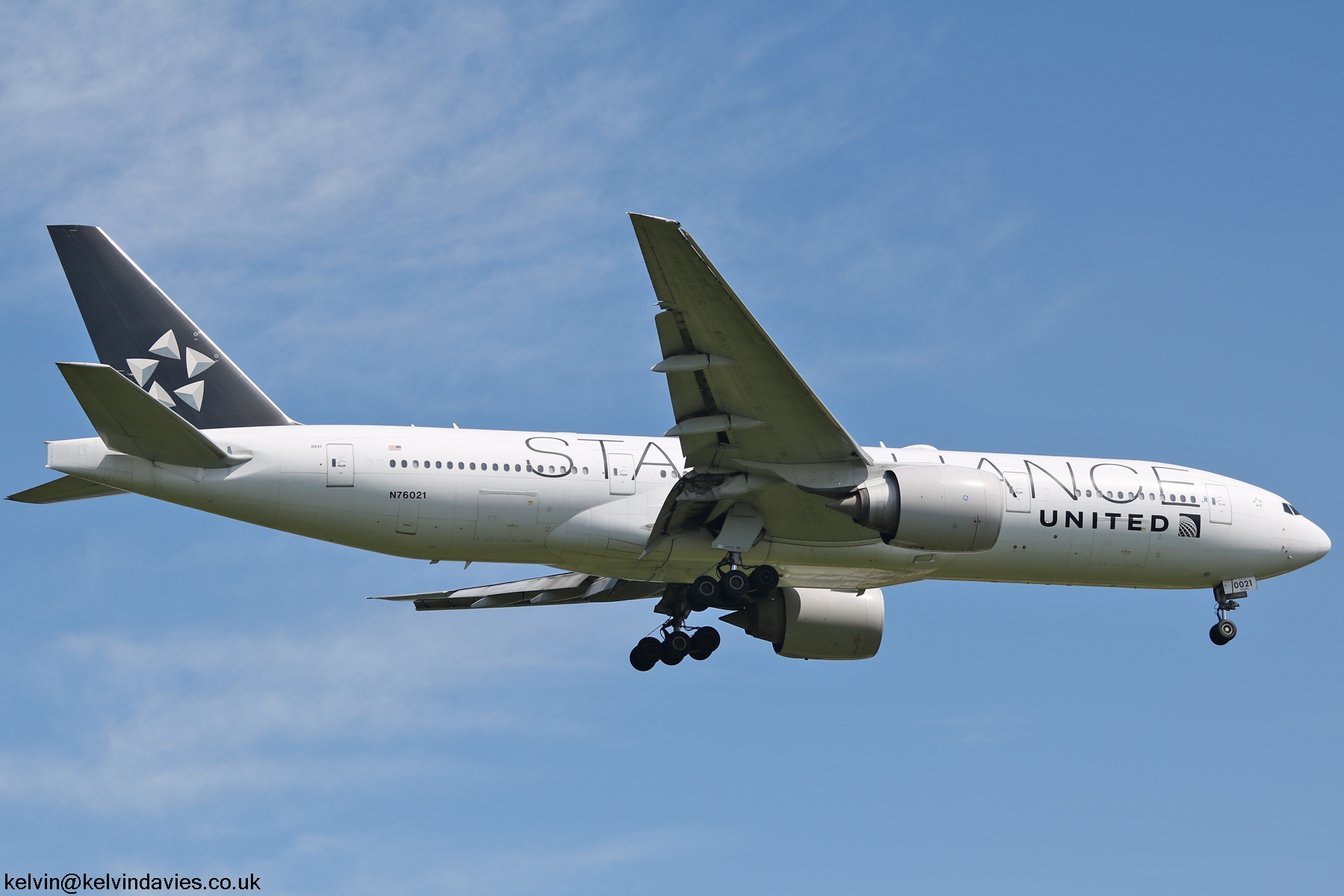 United Airlines 777 N76021