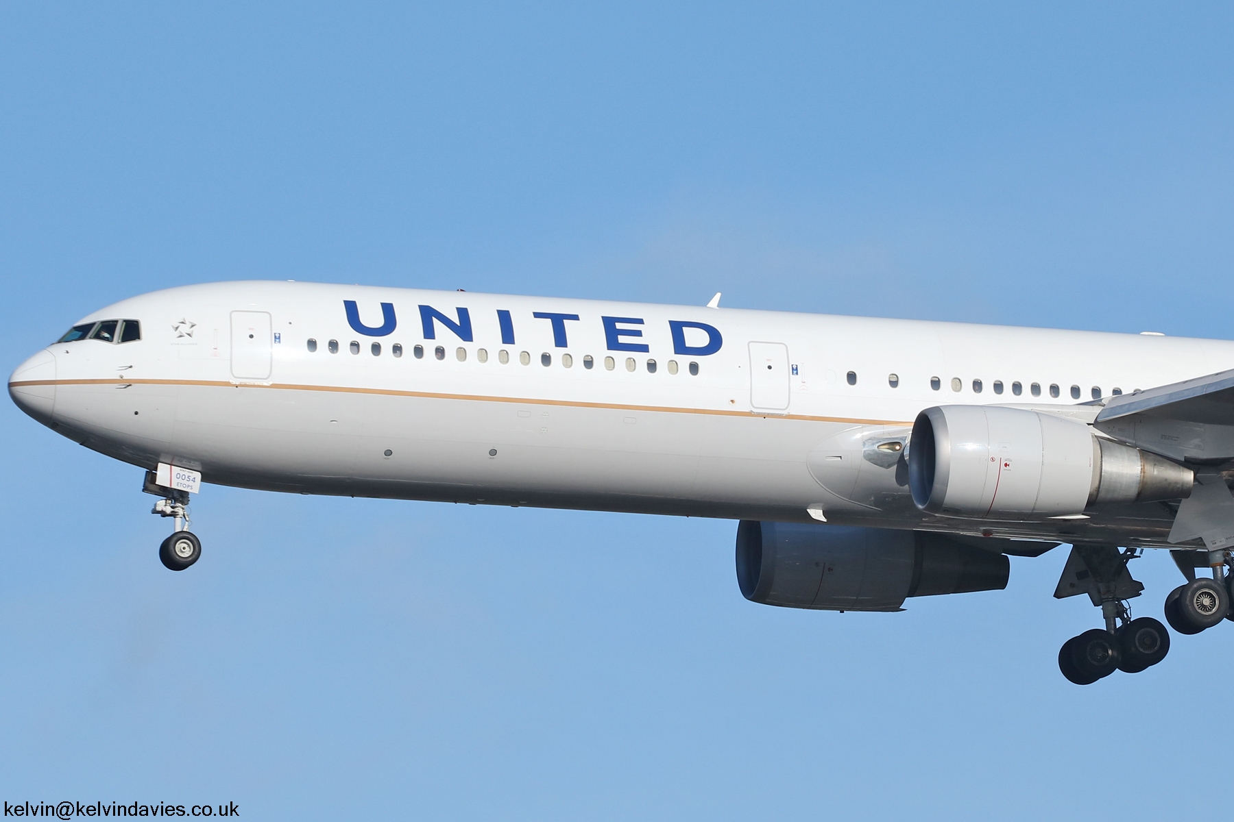 United Airlines 767 N76054