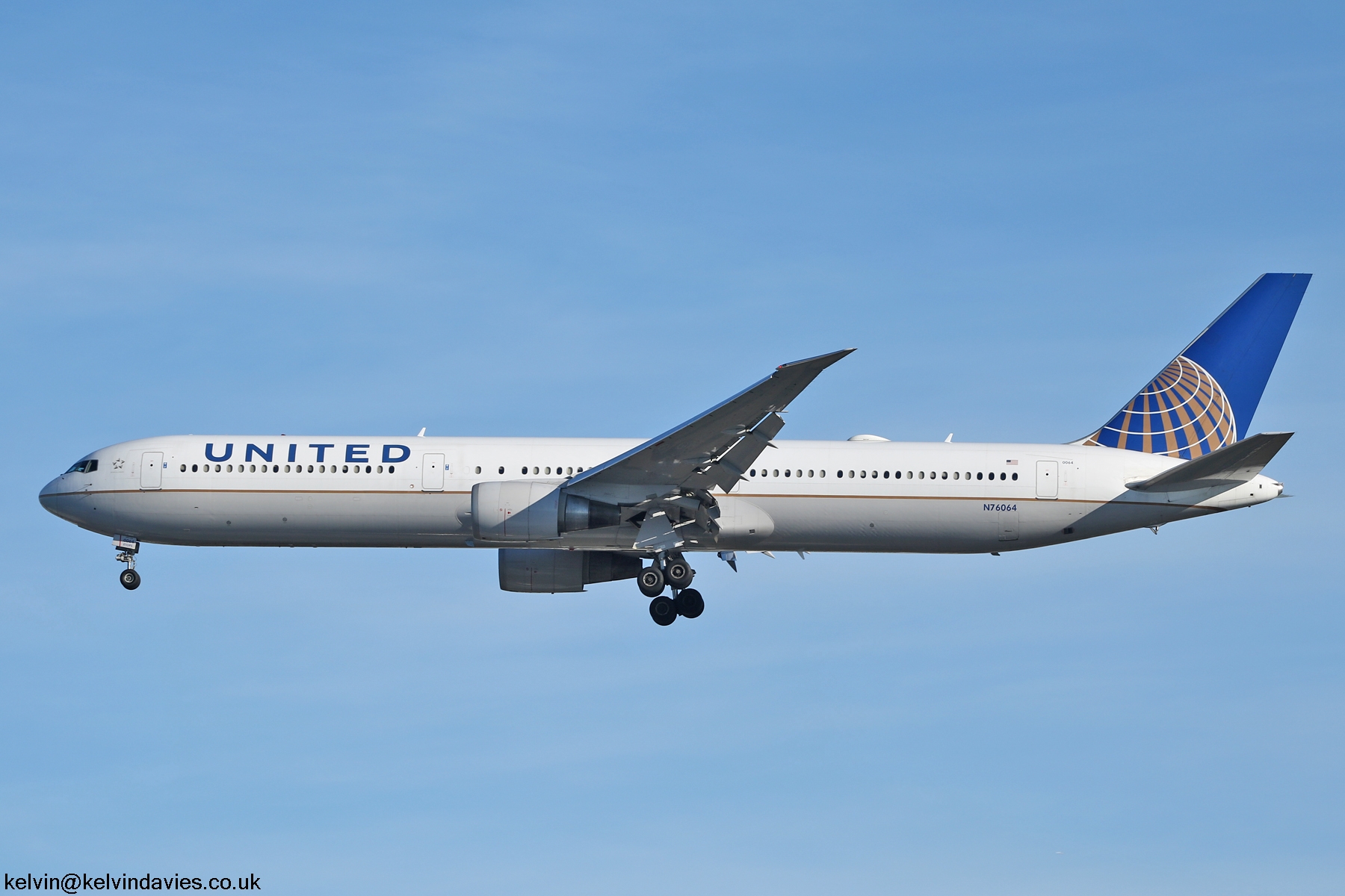 United Airlines 767 N76064