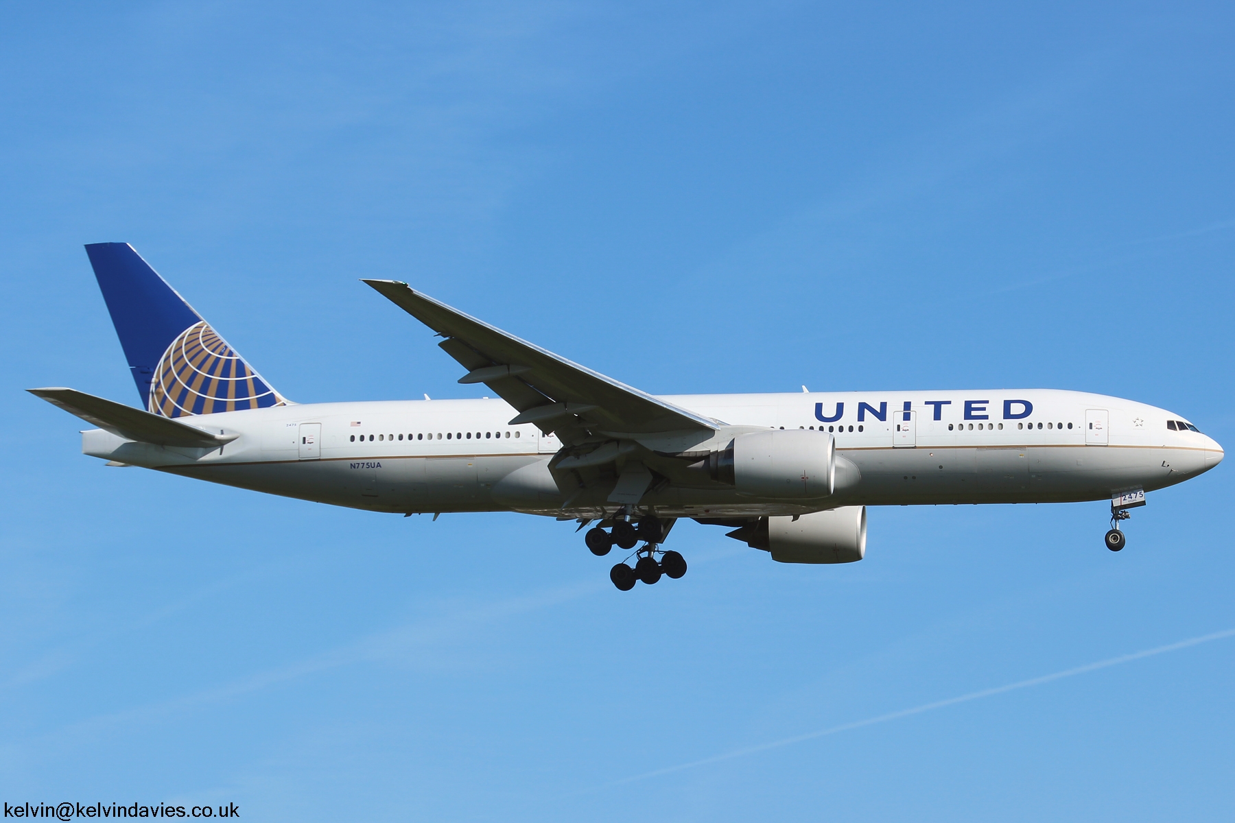 United Airlines 777 N775UA