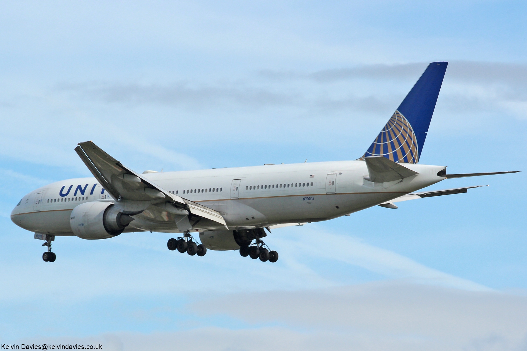 United Airlines 777 N79011