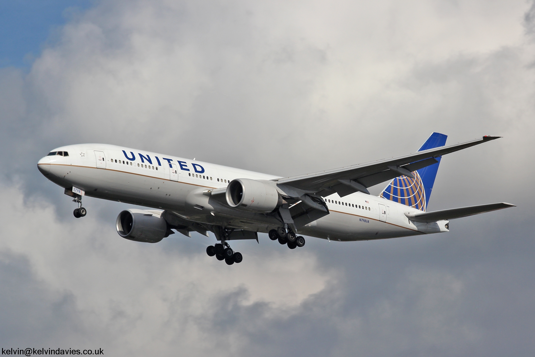United Airlines 777 N798UA