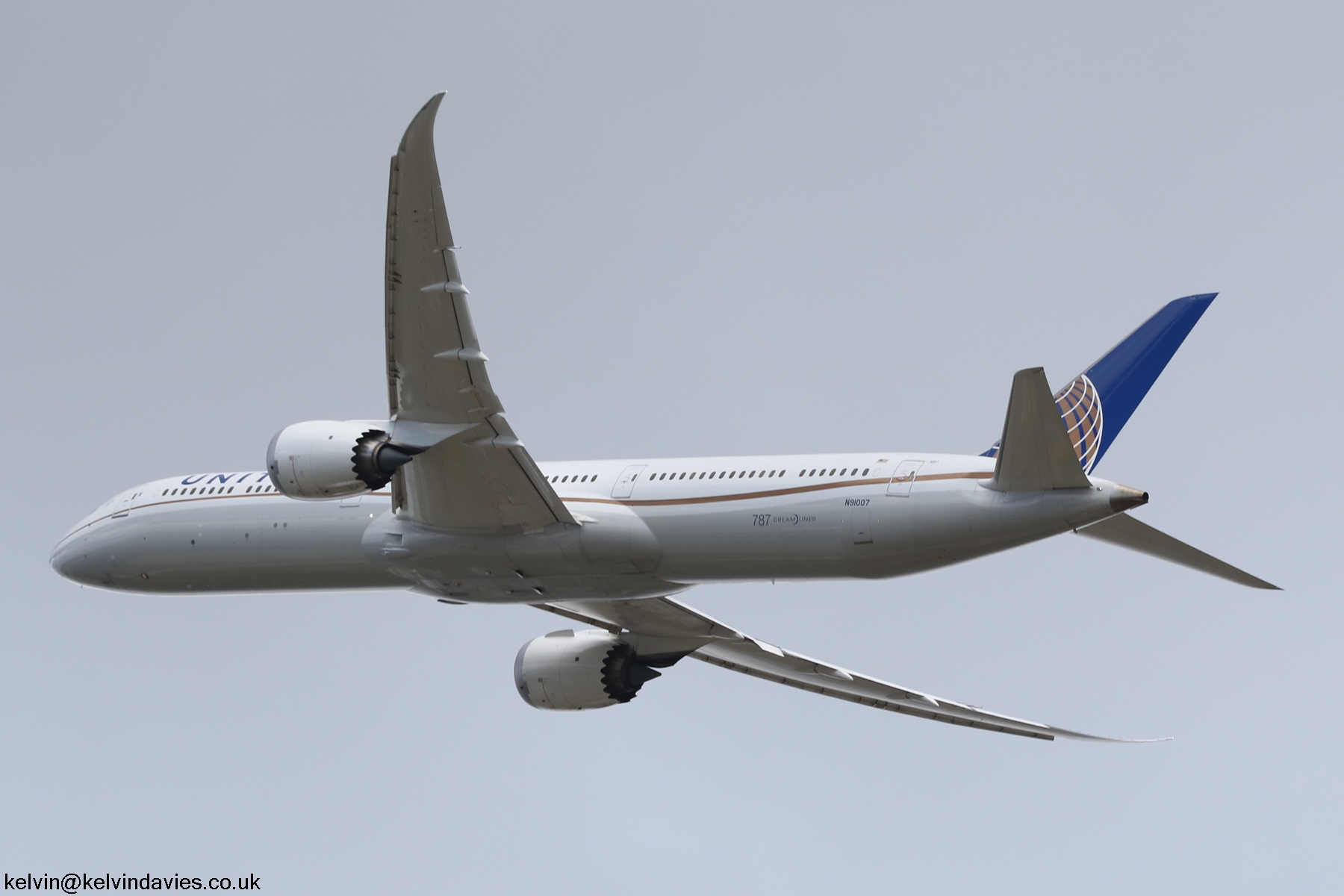 United Airlines 787 N91007