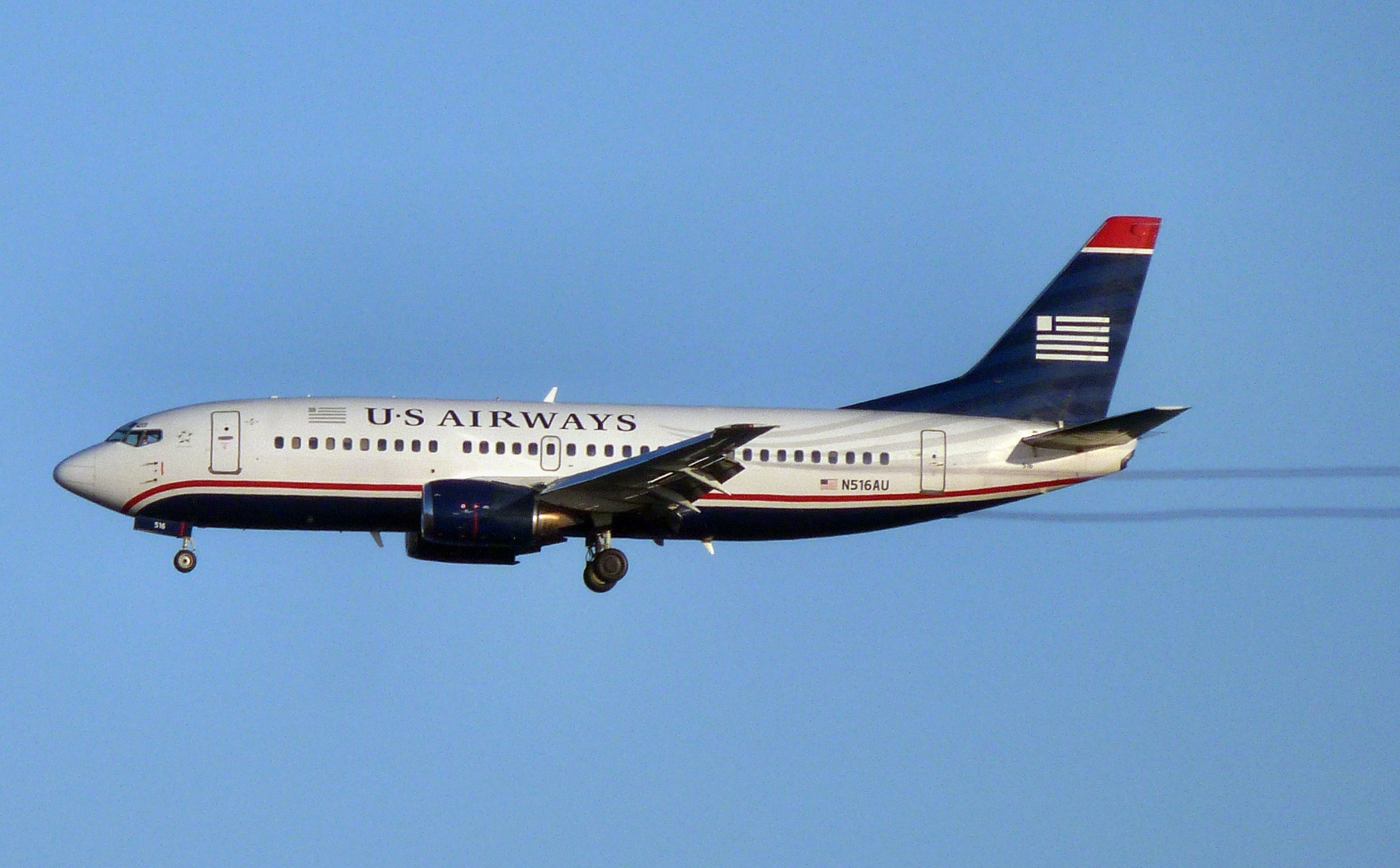 N516AU B737