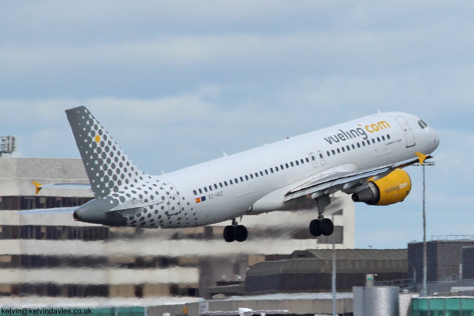 Vueling Airlines A320 EC-HGZ